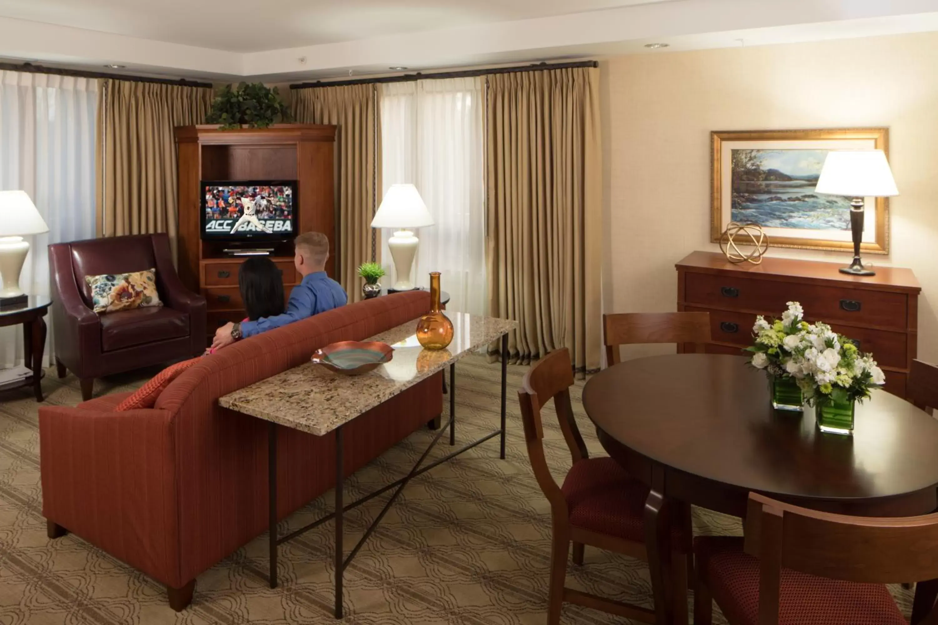 Living room, Seating Area in The Inn at Virginia Tech - On Campus