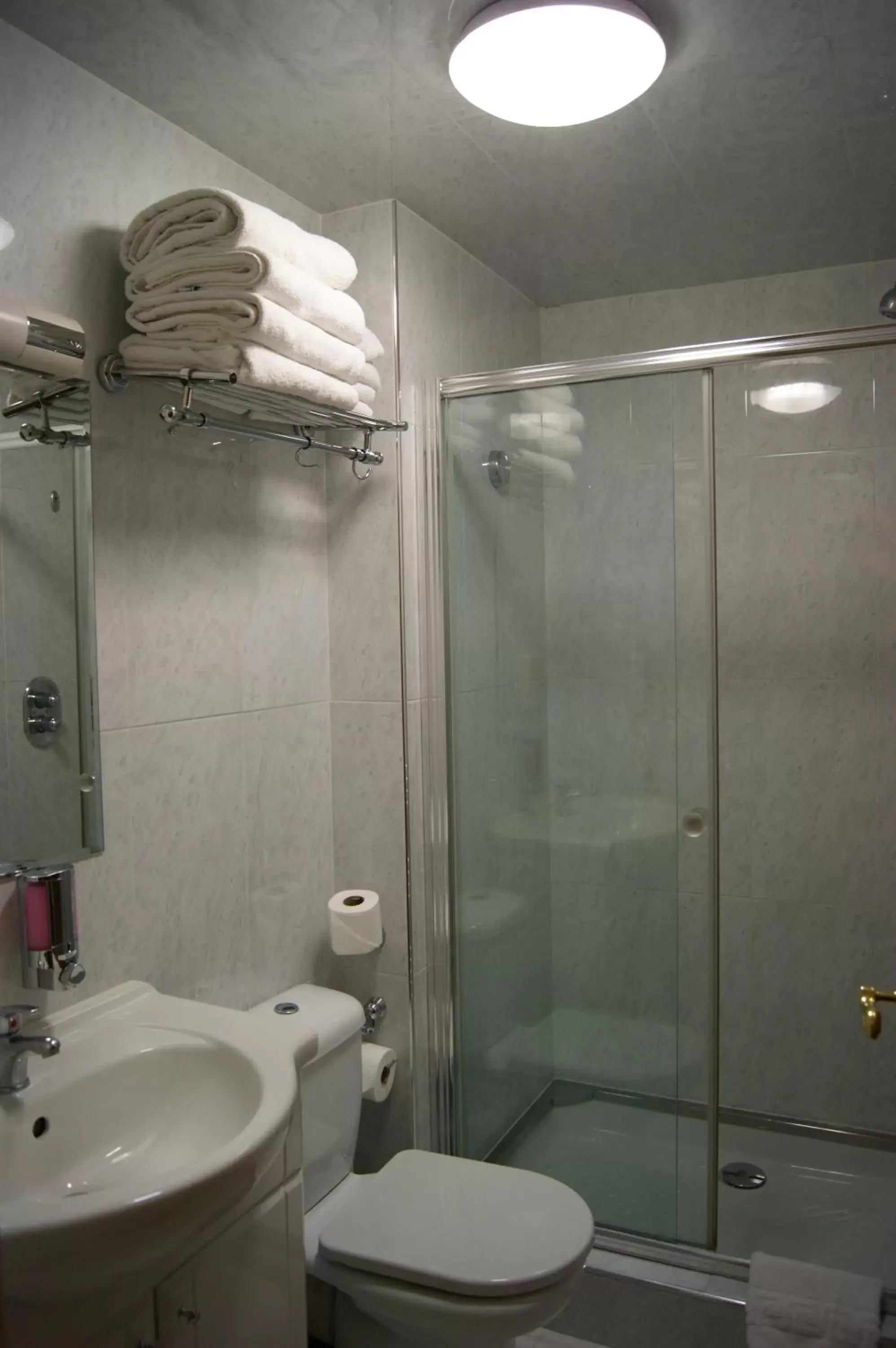Bathroom in Aspen Hotel