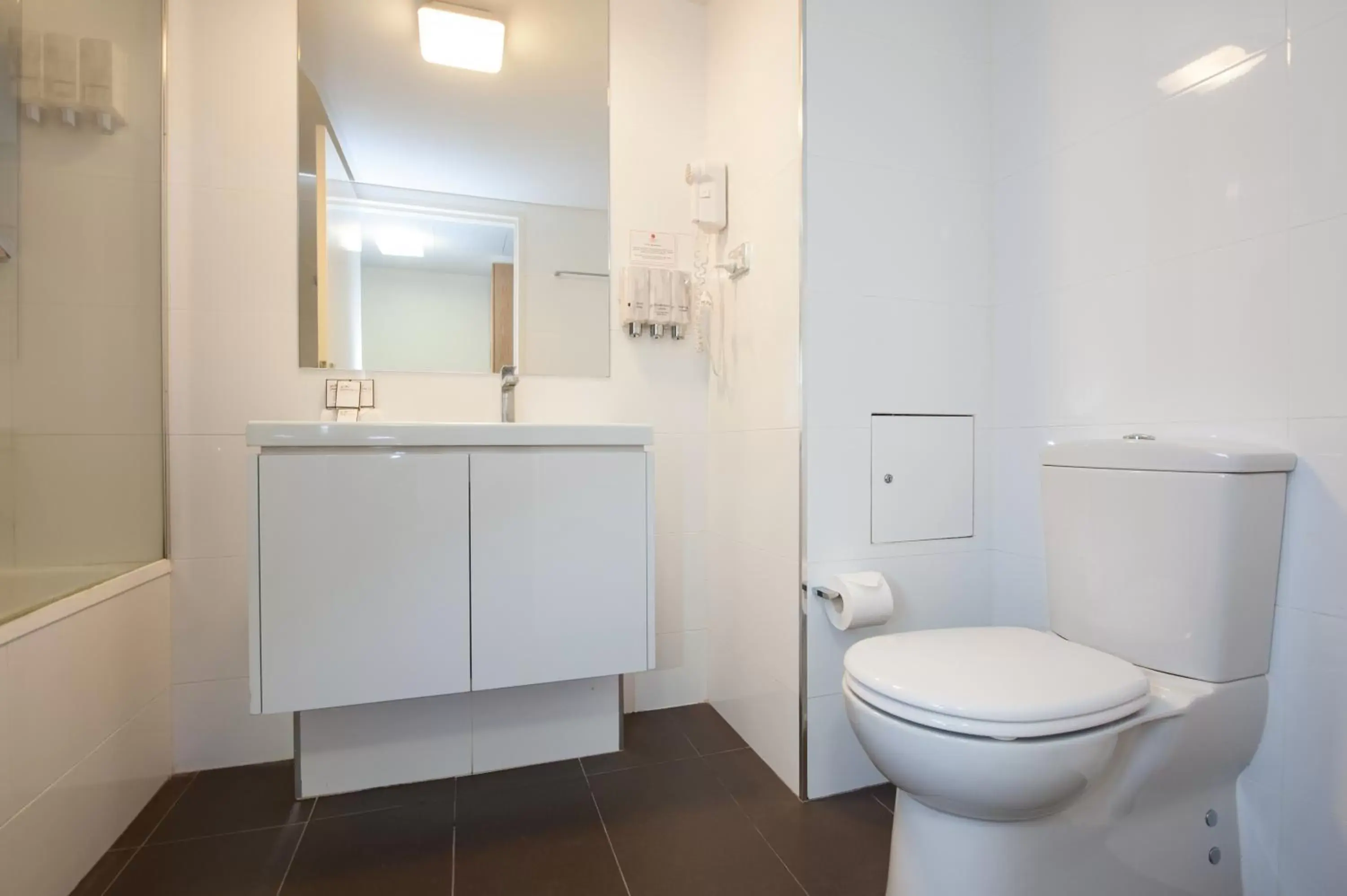 Bathroom in City Golf Club Motel