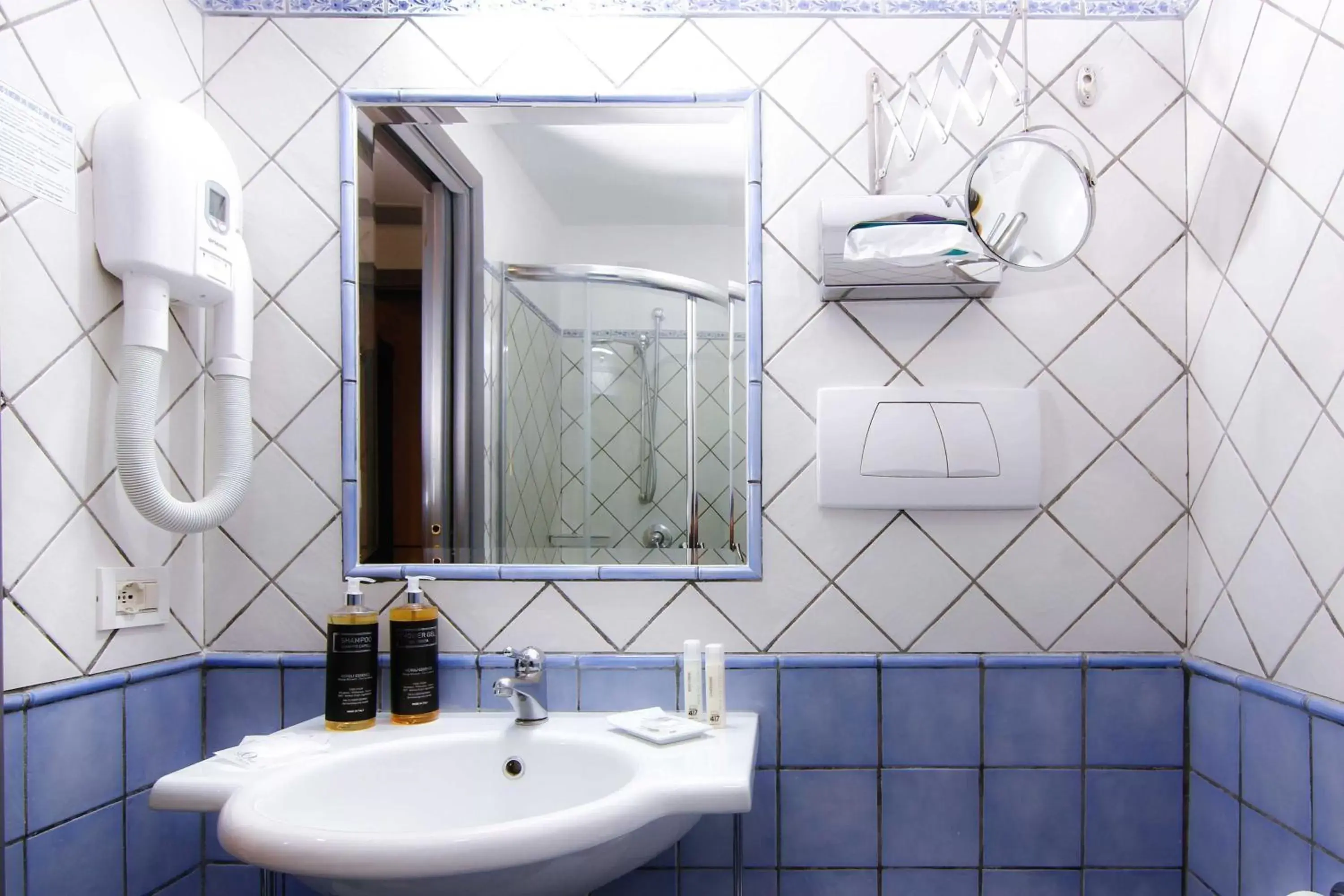 Bathroom in Positano Art Hotel Pasitea