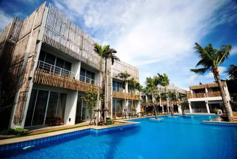 Swimming pool, Property Building in Bari Lamai Resort