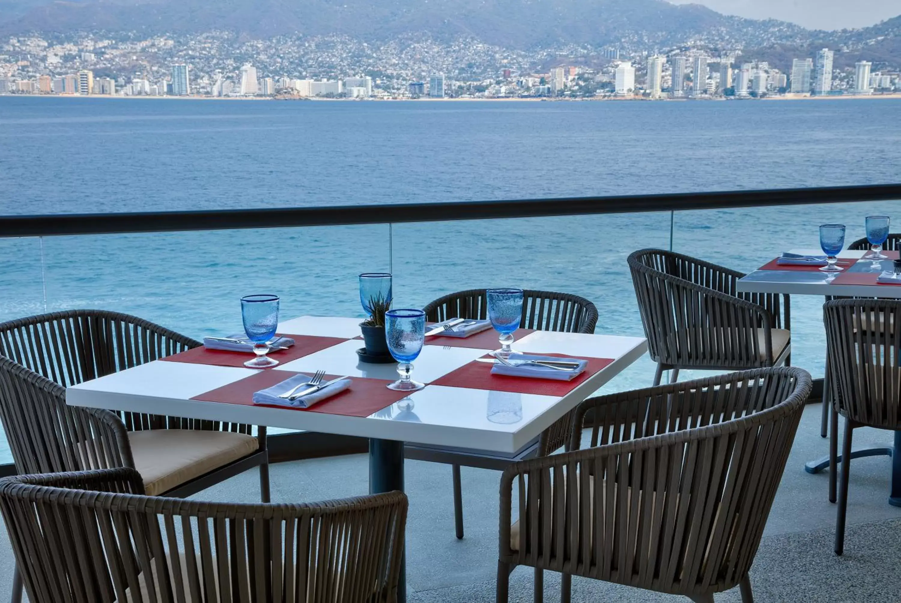 Restaurant/places to eat in Las Brisas Acapulco