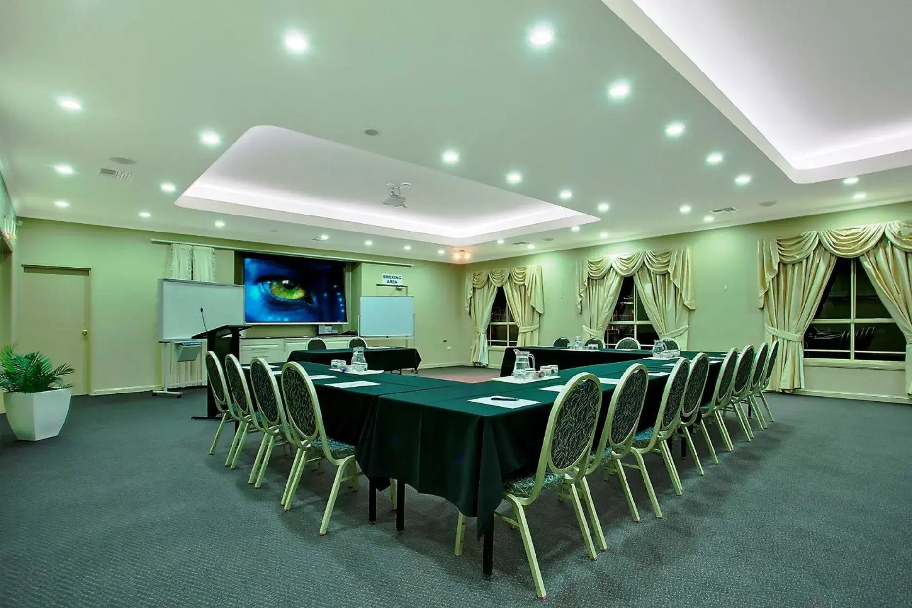 Meeting/conference room in Bushman's Motor Inn