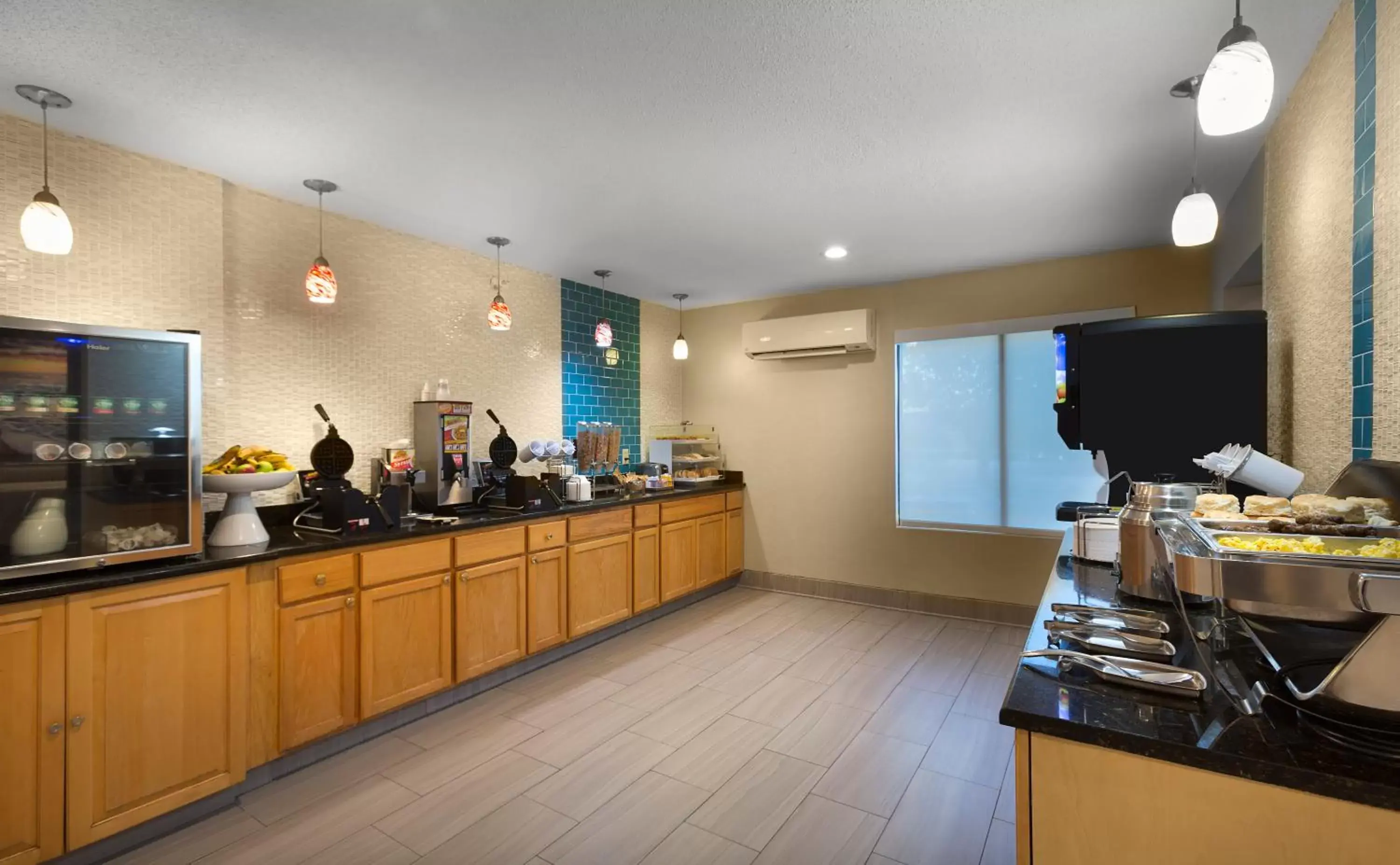 Continental breakfast, Restaurant/Places to Eat in La Quinta Inn by Wyndham North Myrtle Beach