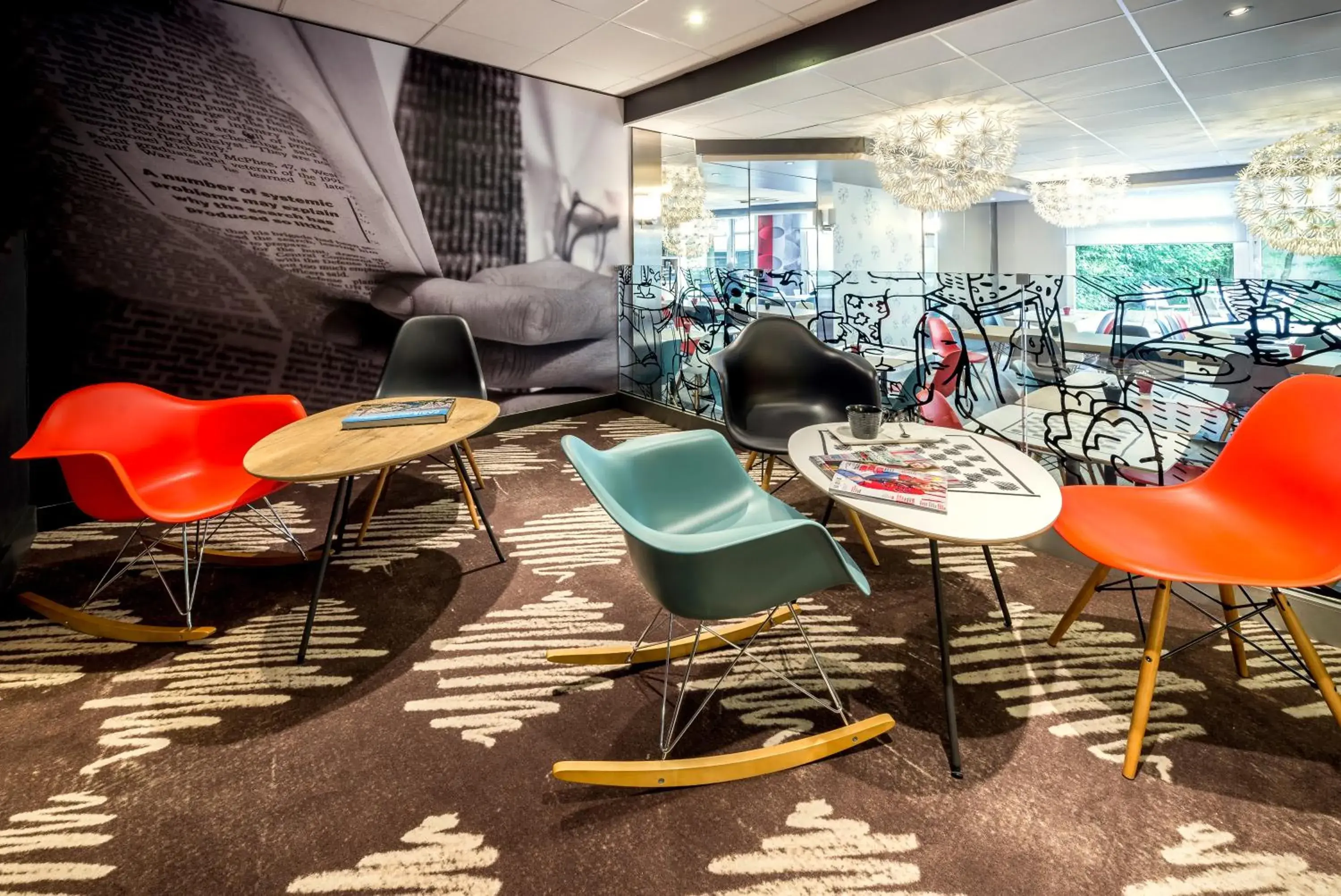 Lounge or bar in ibis Paris Vanves Parc des Expositions Lounge or bar in ibis Paris Vanves Parc des Expositions