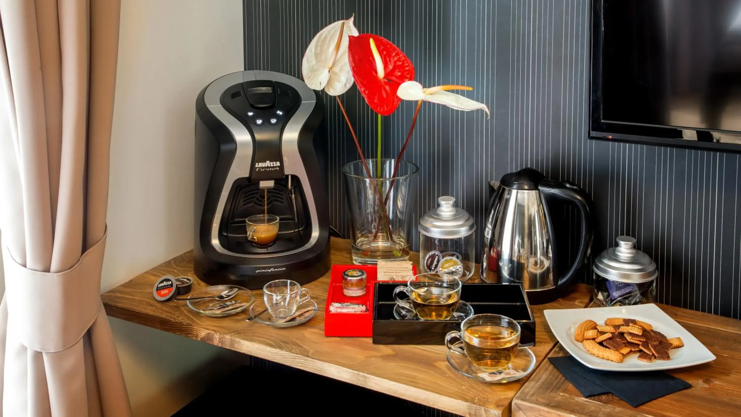 Coffee/tea facilities in QT Suites Roma