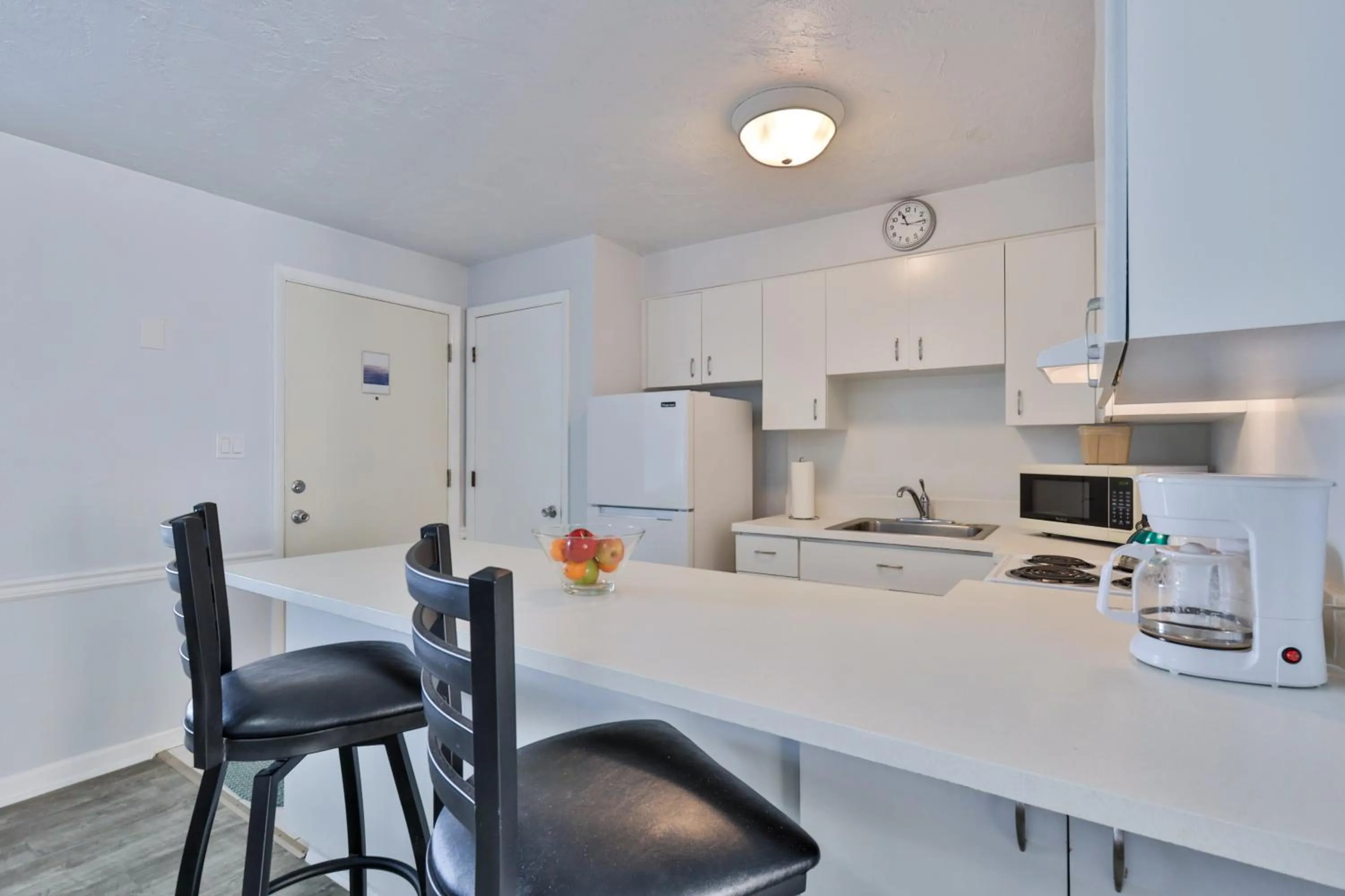 Kitchen or kitchenette in Coastal Waters