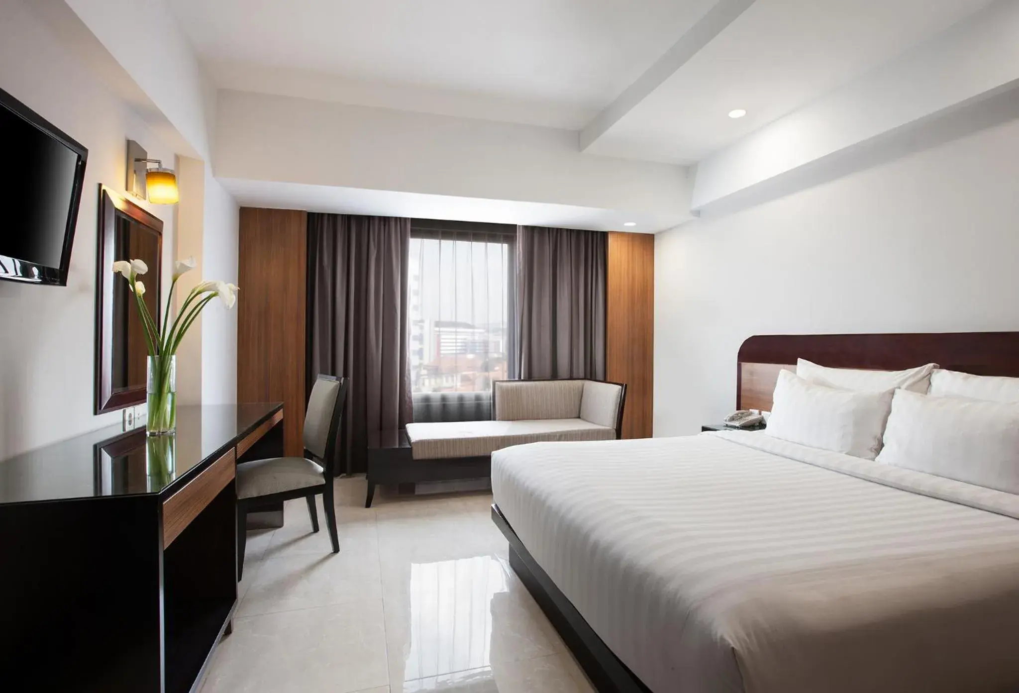 Bed in Hotel Santika Premiere Semarang