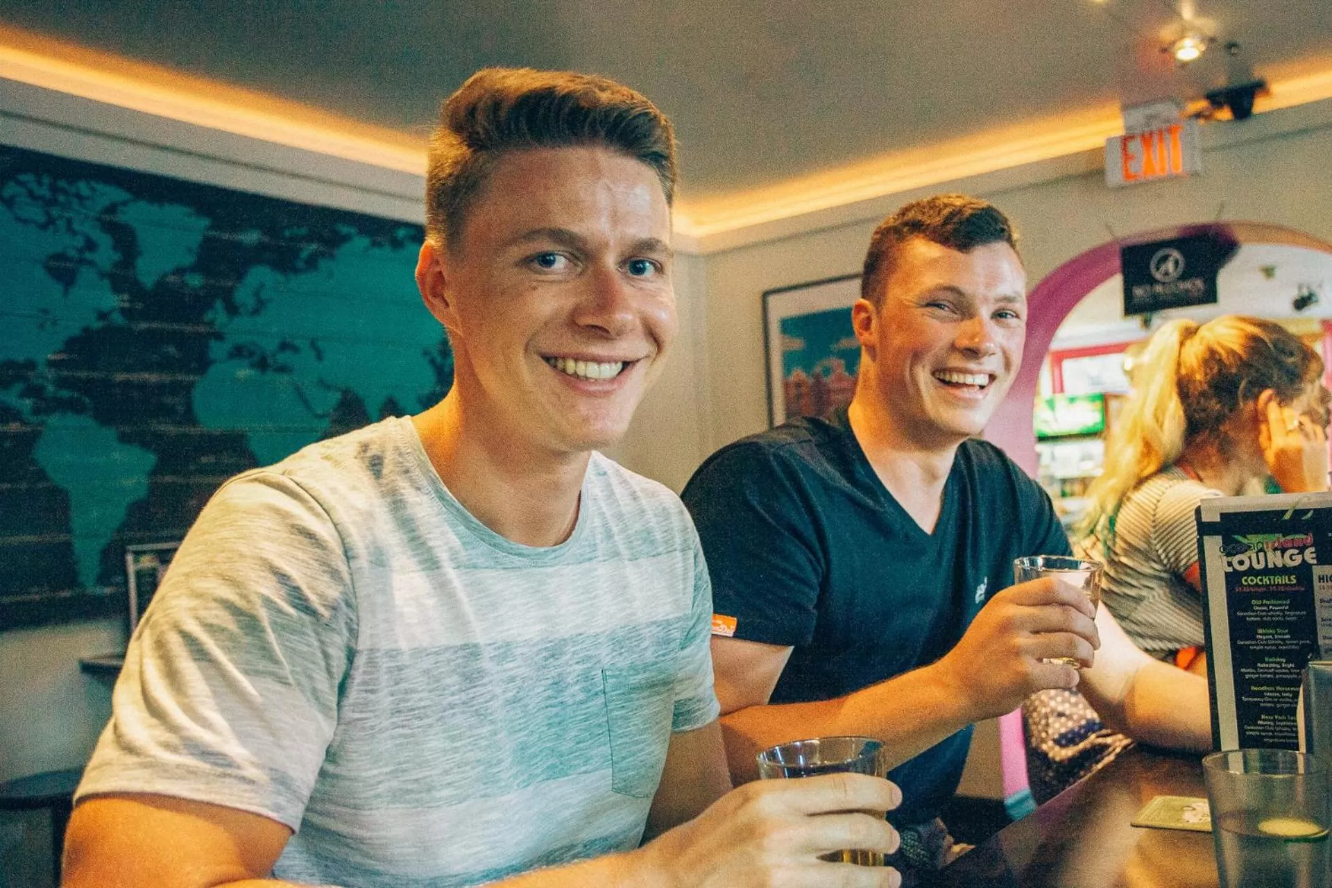 People in Ocean Island Inn | Backpackers | Suites