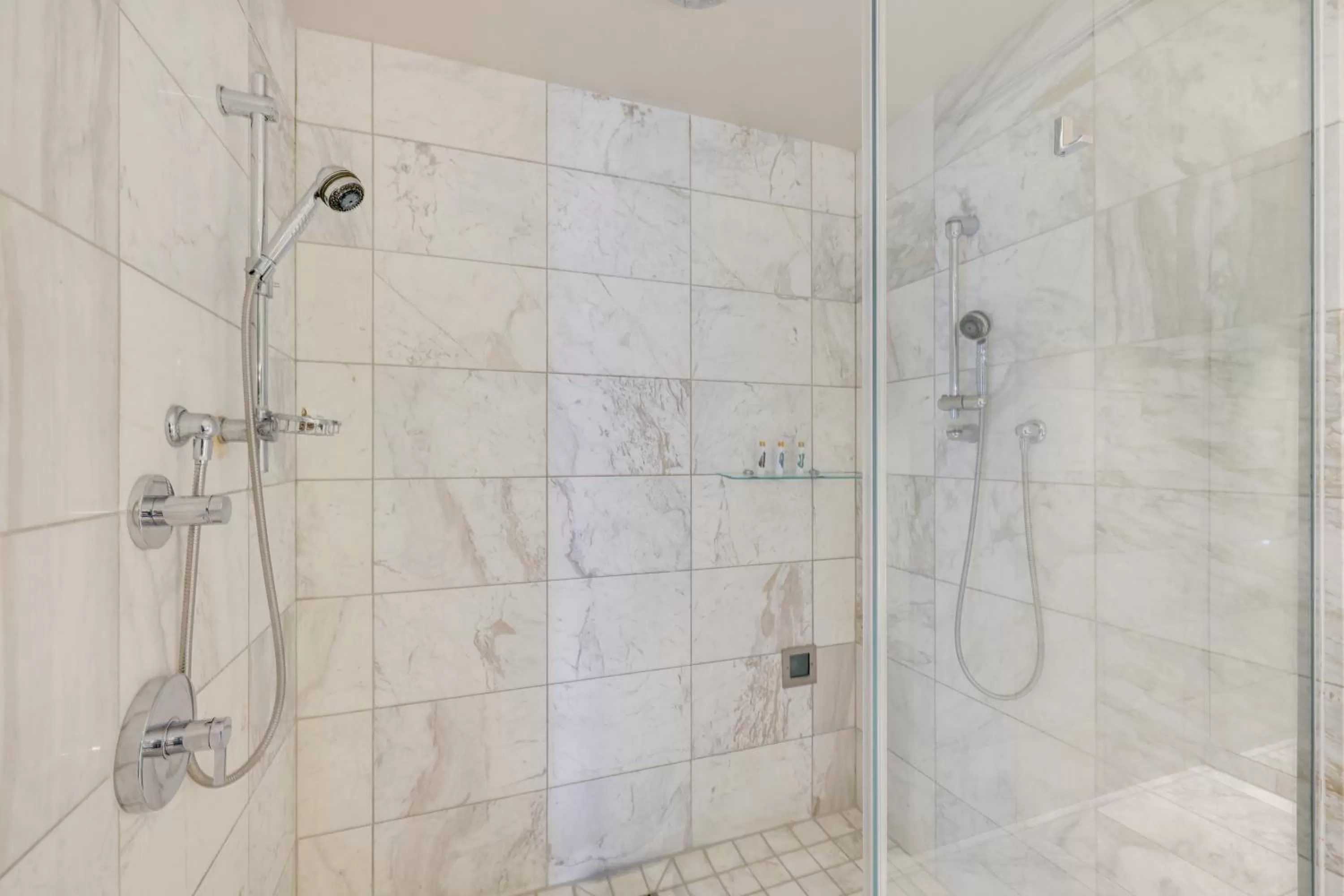 Shower in Vegas Palms HIGH 52nd fl. 1BDR corner penthouse 1220sqft