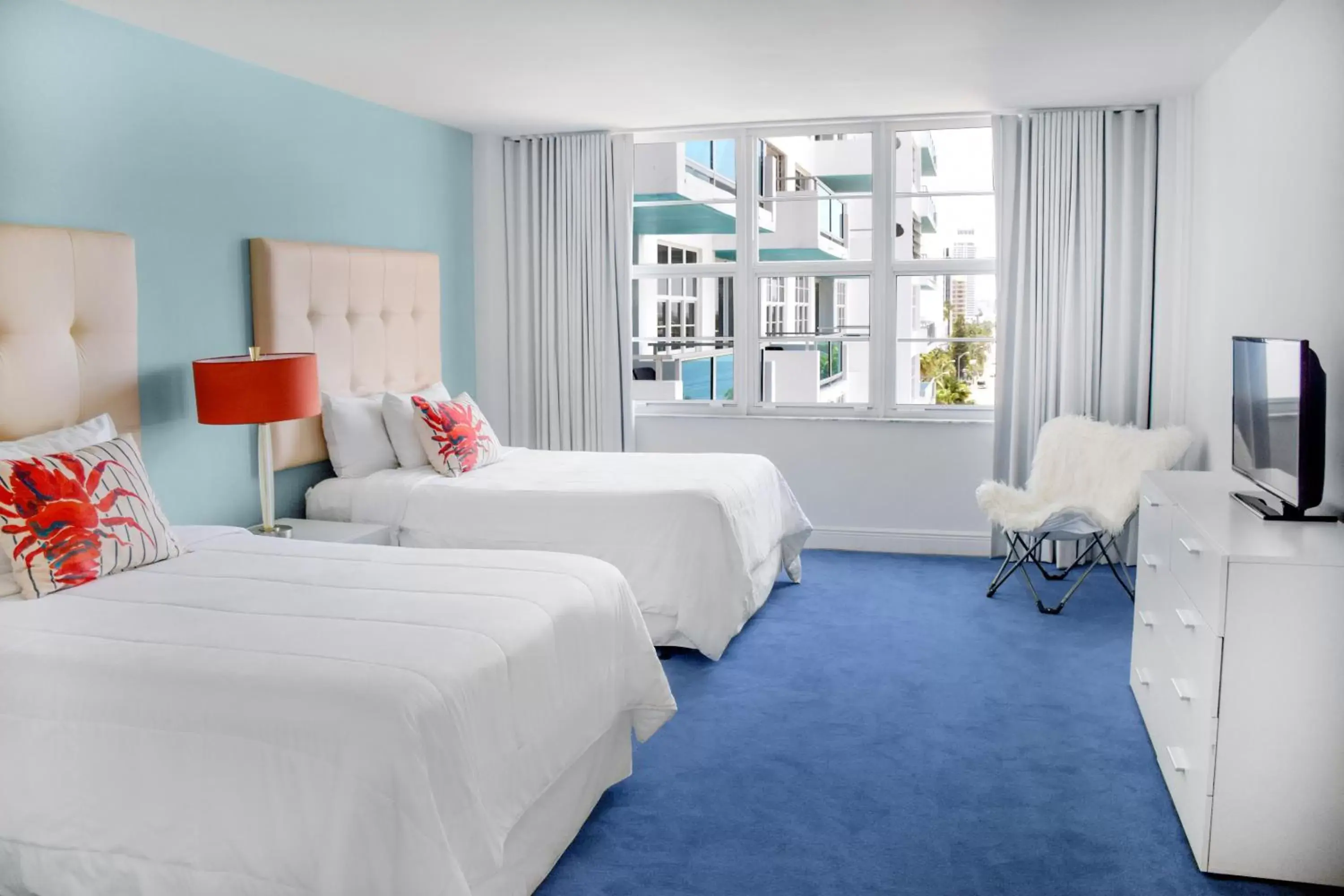 Bed in Seacoast Suites on Miami Beach