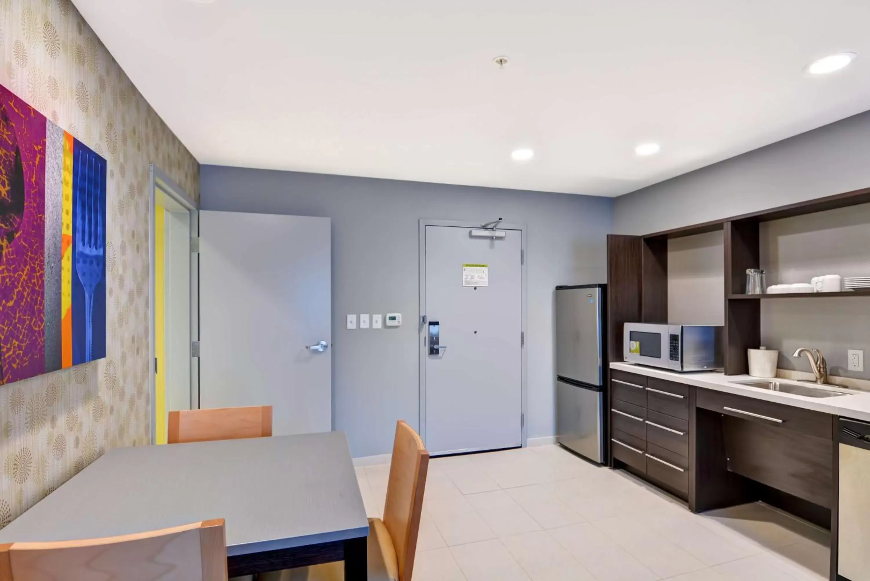 Kitchen or kitchenette, Kitchen/Kitchenette in Home2 Suites By Hilton Stafford Quantico