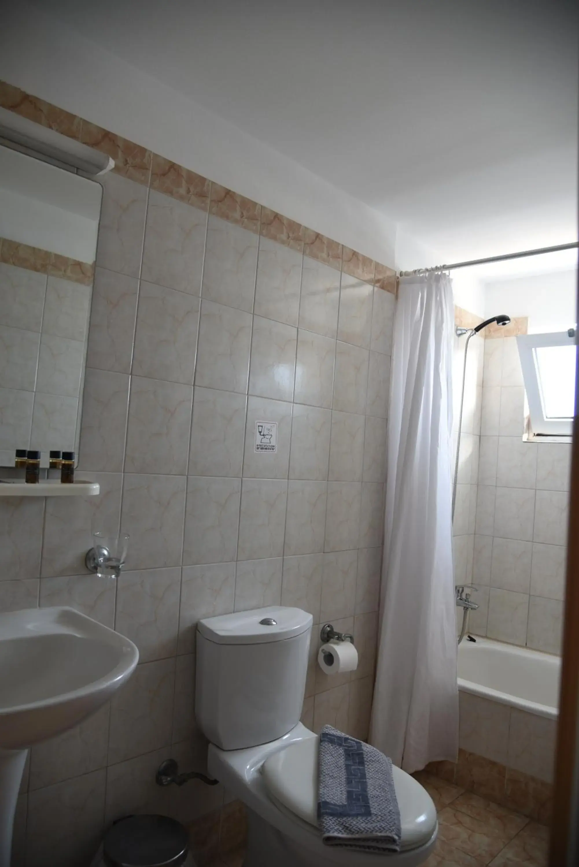 Shower, Bathroom in Marine Congo Hotel