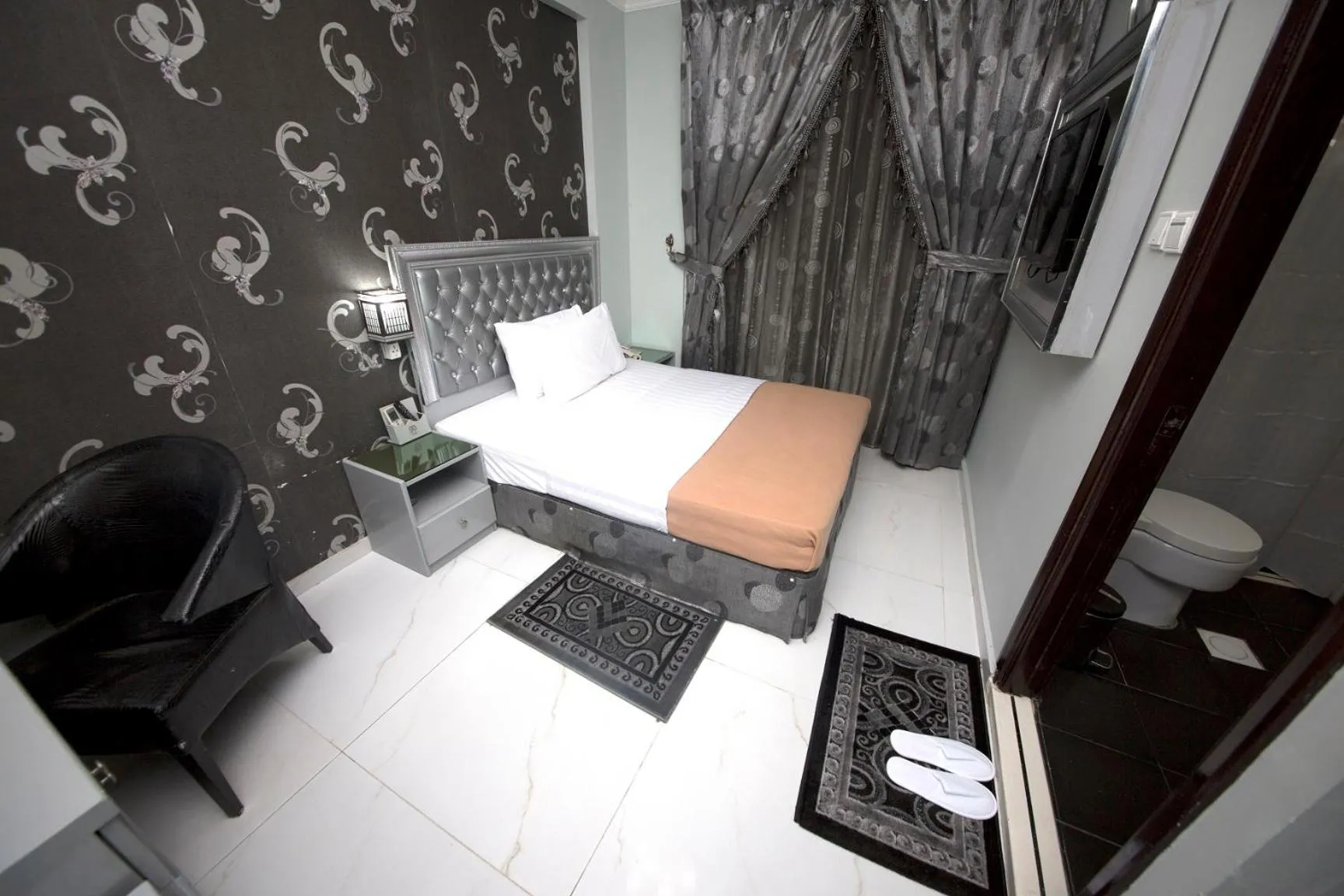 Other, Bed in White Fort Hotel