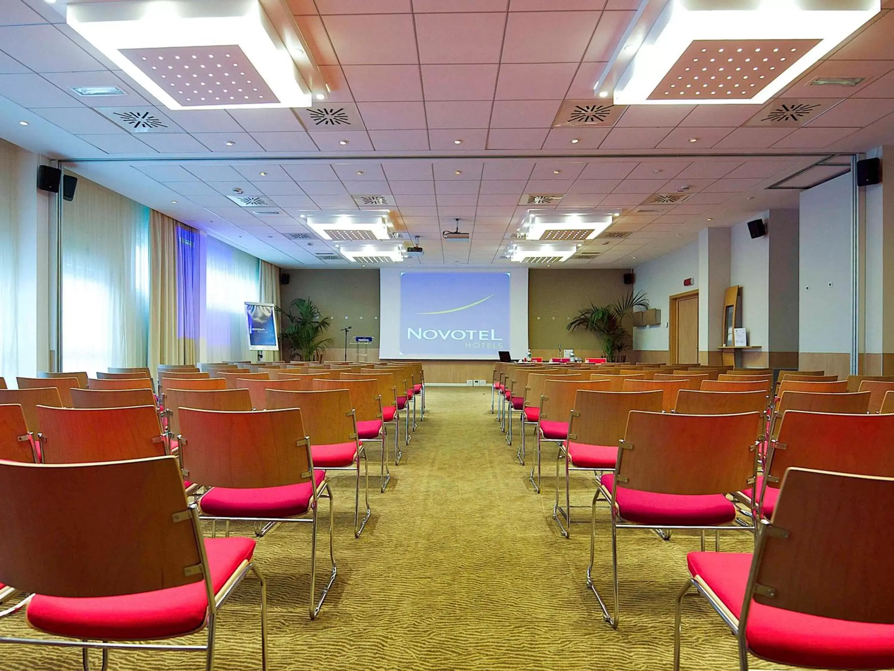 Meeting/conference room in Novotel Salerno Est Arechi