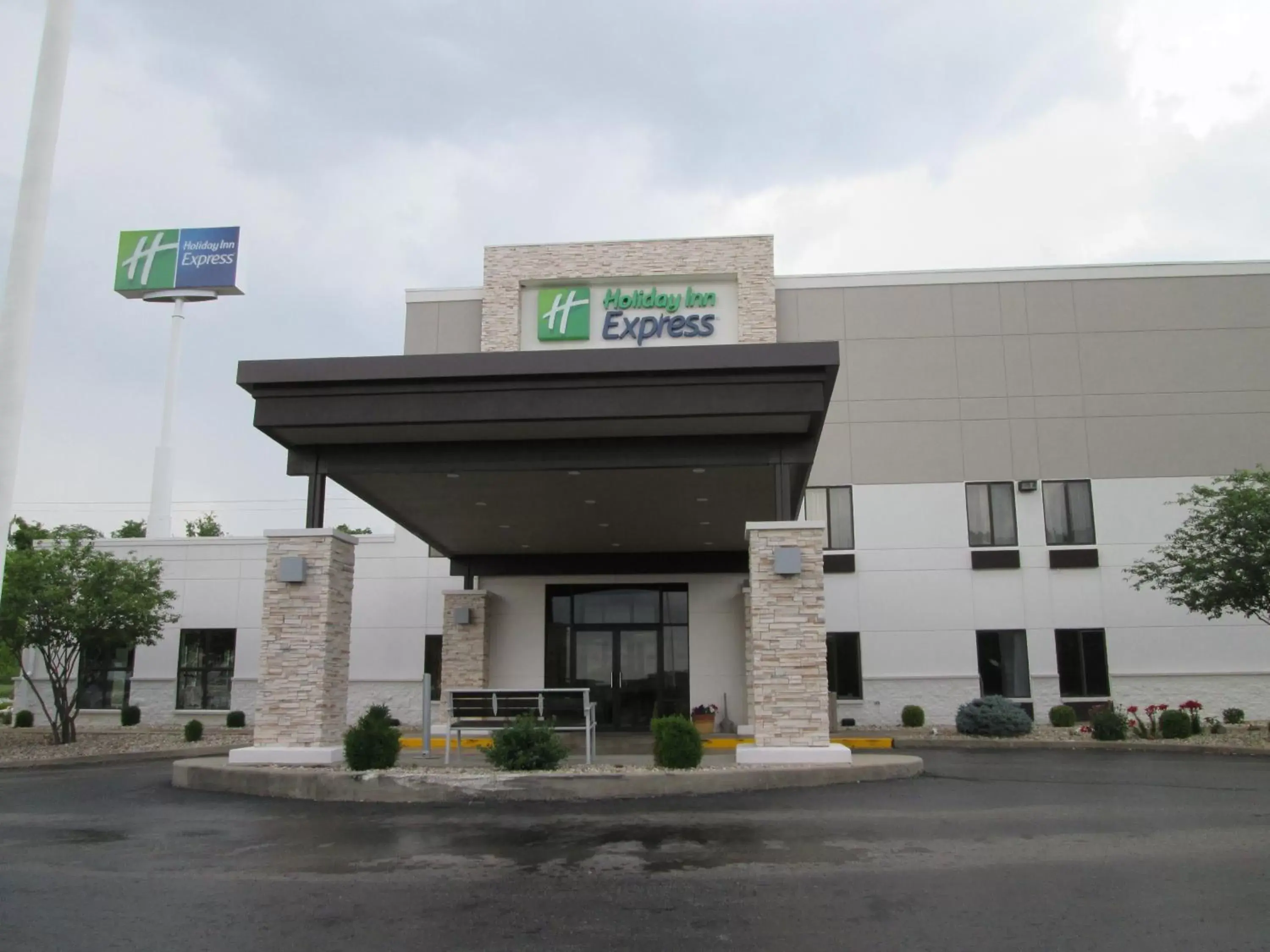 Property Building in Holiday Inn Express Cloverdale - Greencastle, an IHG Hotel