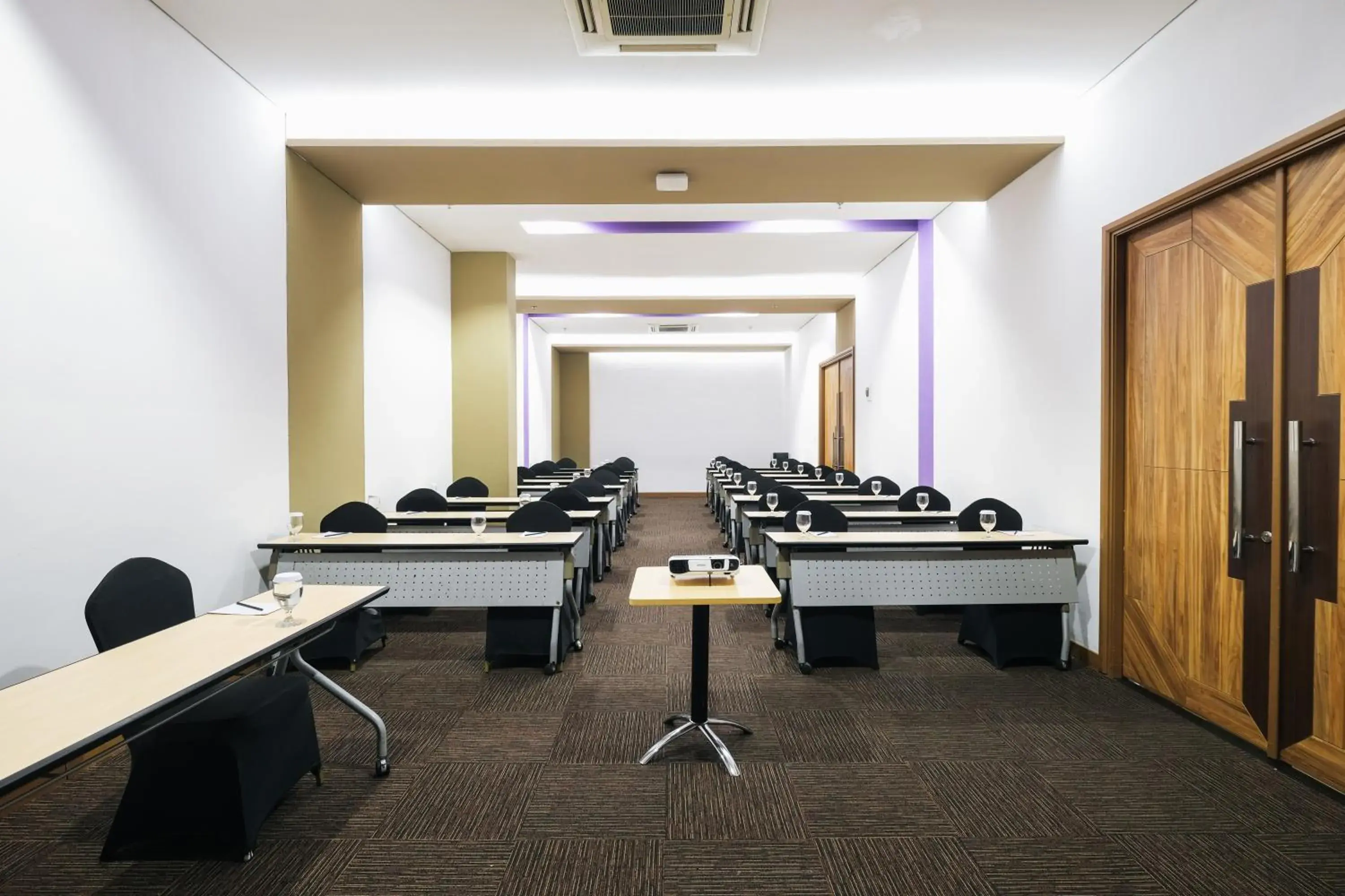 Meeting/conference room in Luminor Hotel Metro Indah - Bandung by WH