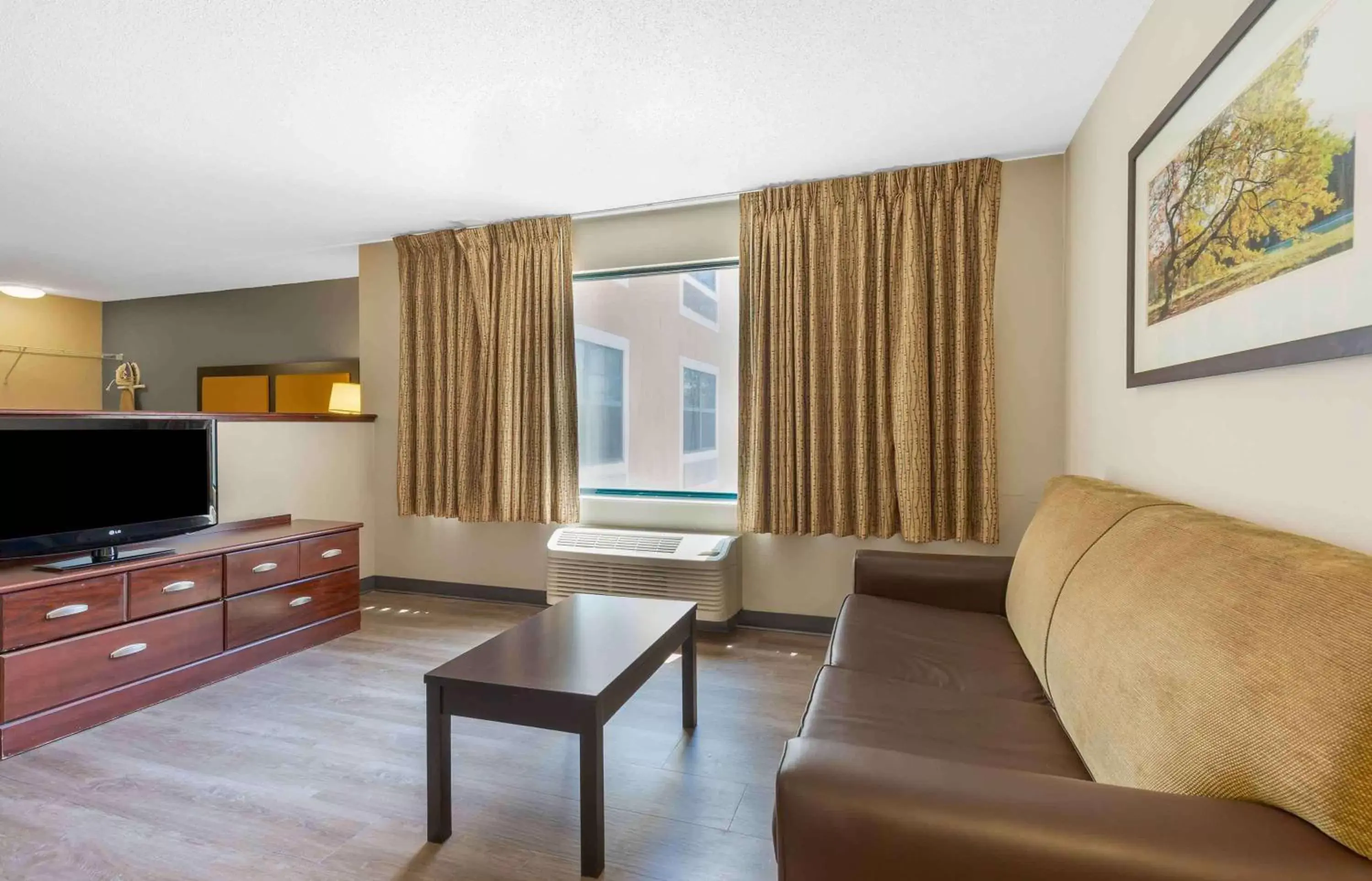 Bedroom, Seating Area in Extended Stay America Suites - Washington, DC - Chantilly - Dulles South