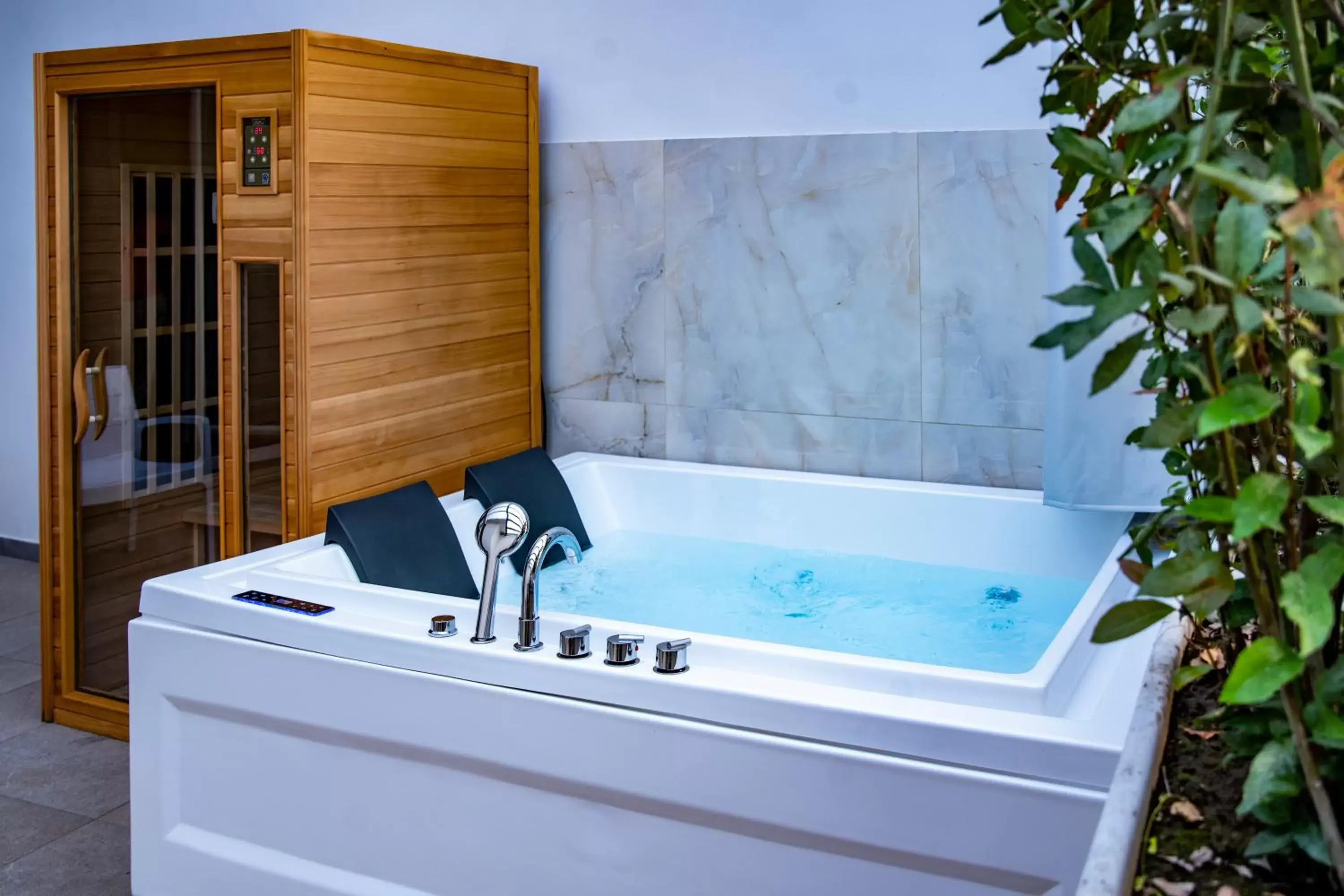 Hot Tub in Villa Elisio Hotel & Spa