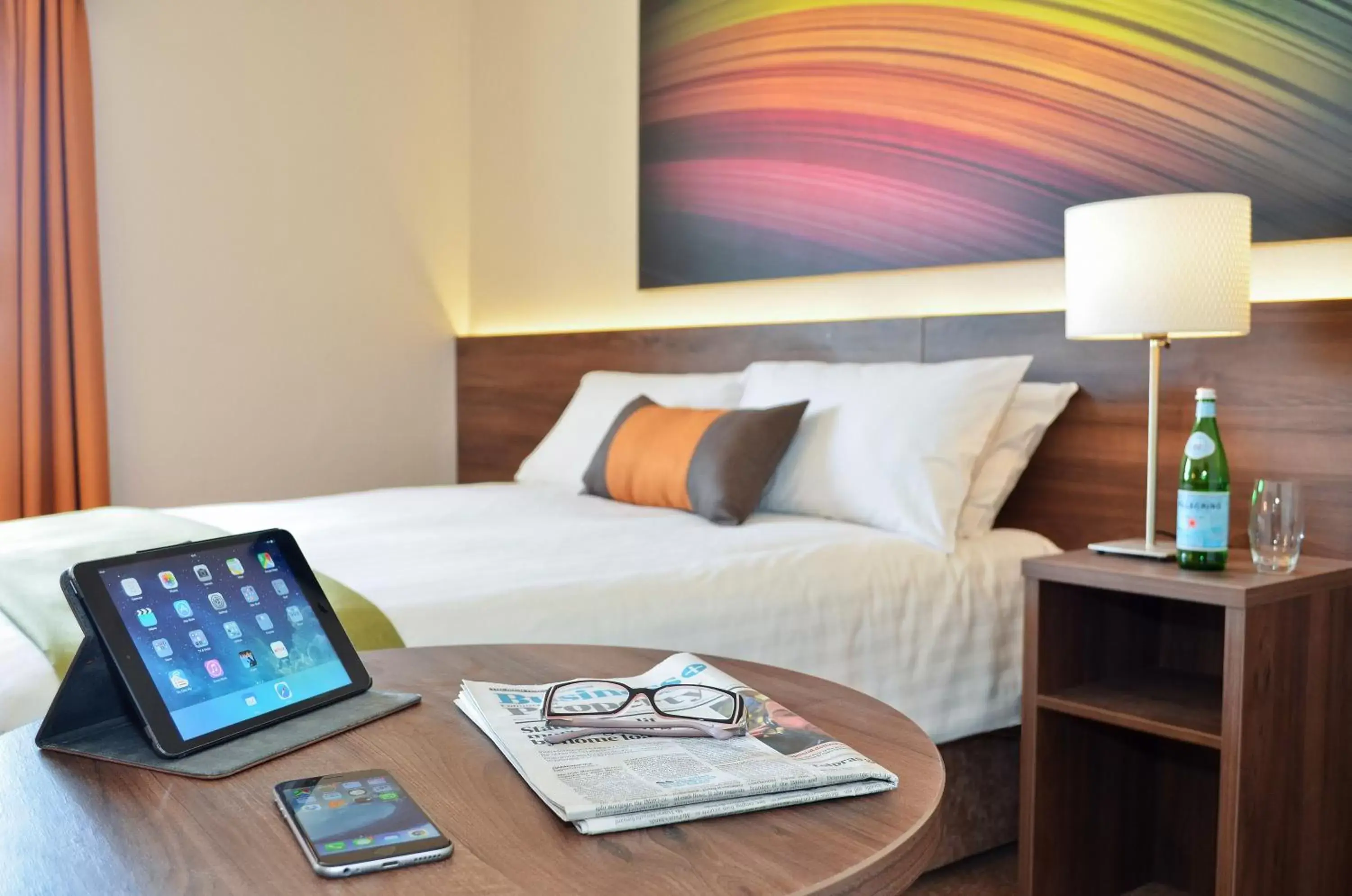 TV and multimedia, Bed in Nox Hotel Galway