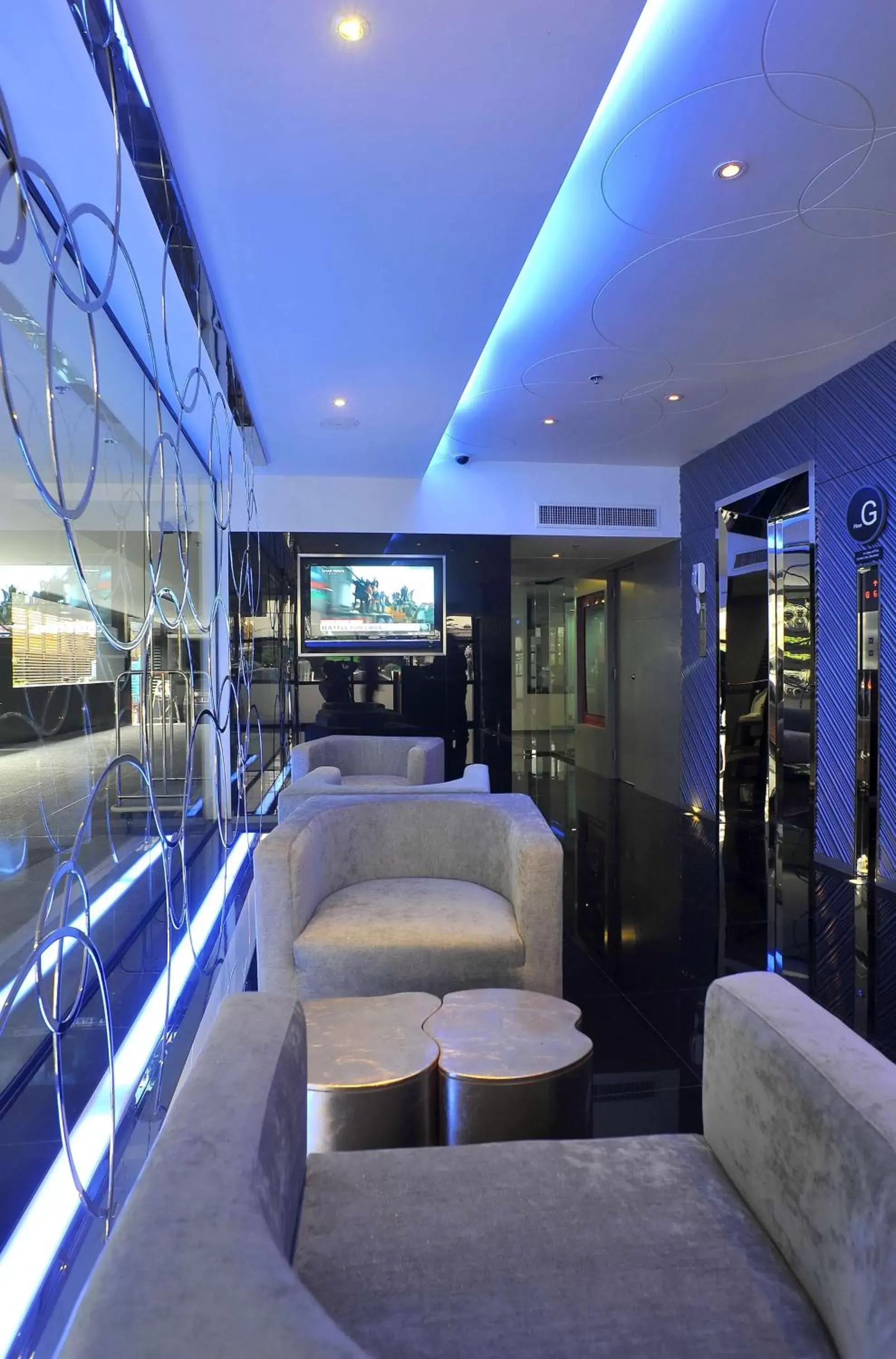Lobby or reception, Lounge/Bar in Best Western Sukhumvit 20