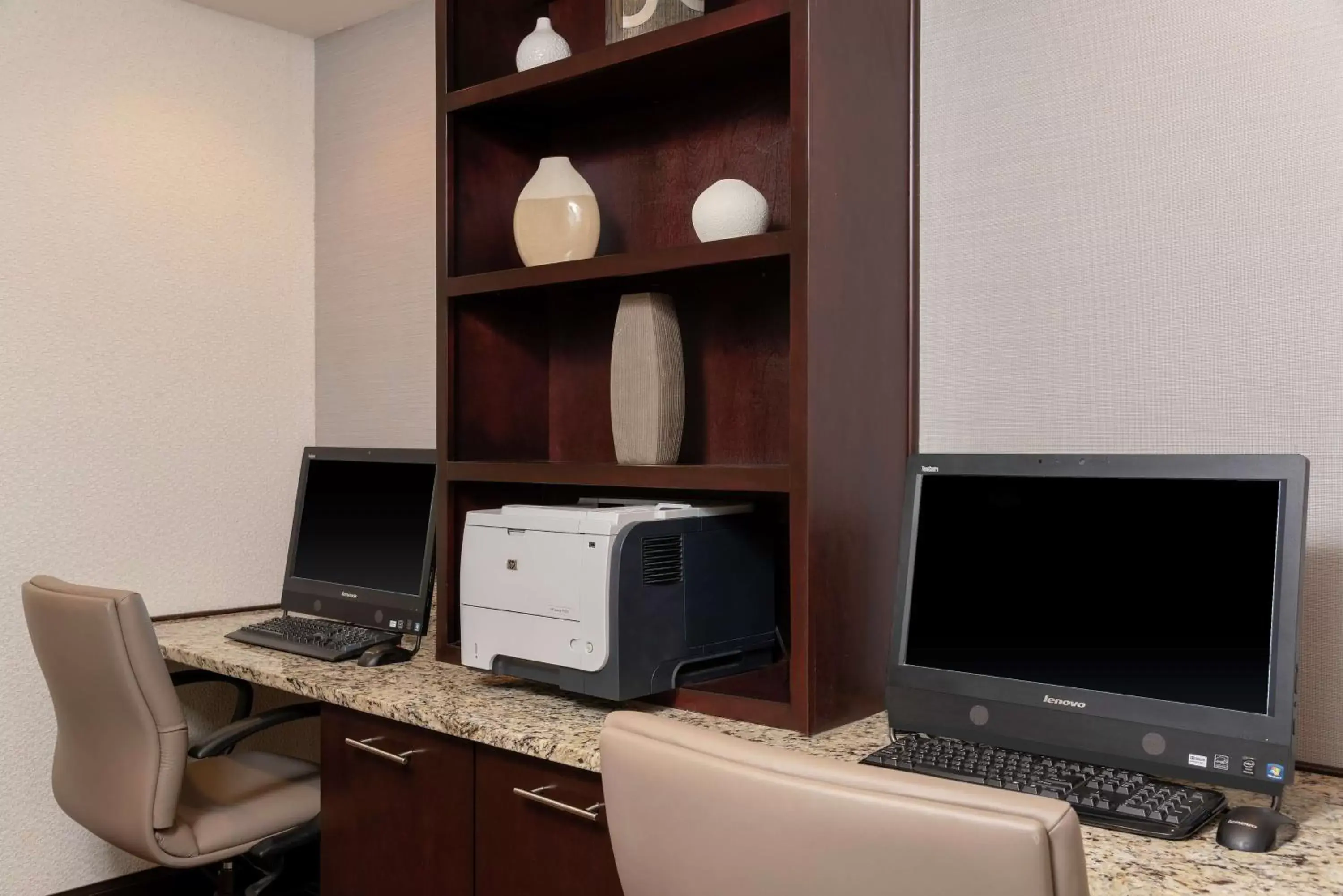 Business facilities, Business Area/Conference Room in Hampton Inn East Lansing