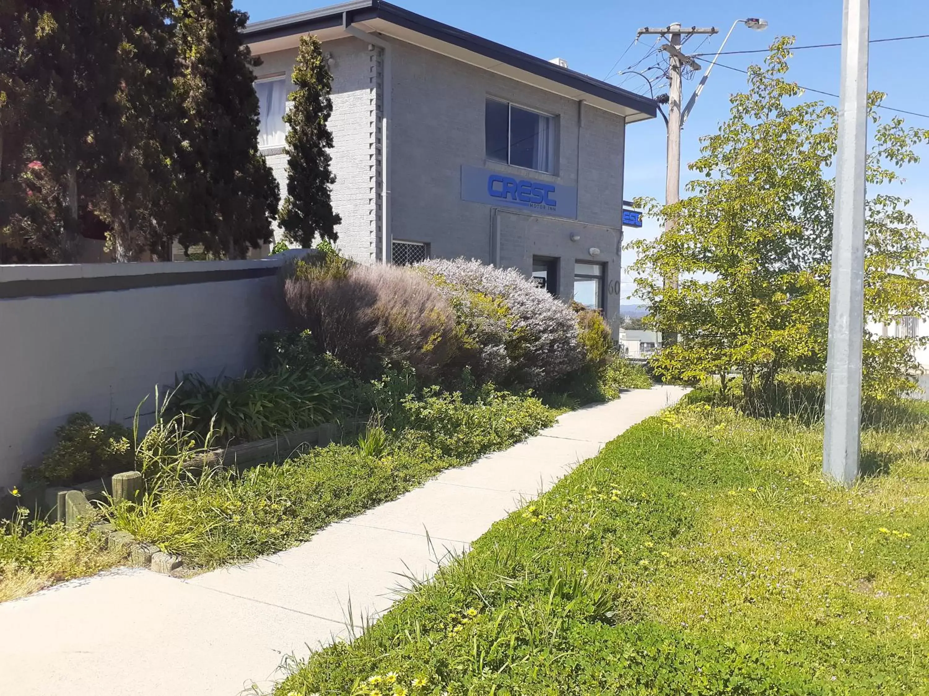 Property building, Garden in Crest Motor Inn