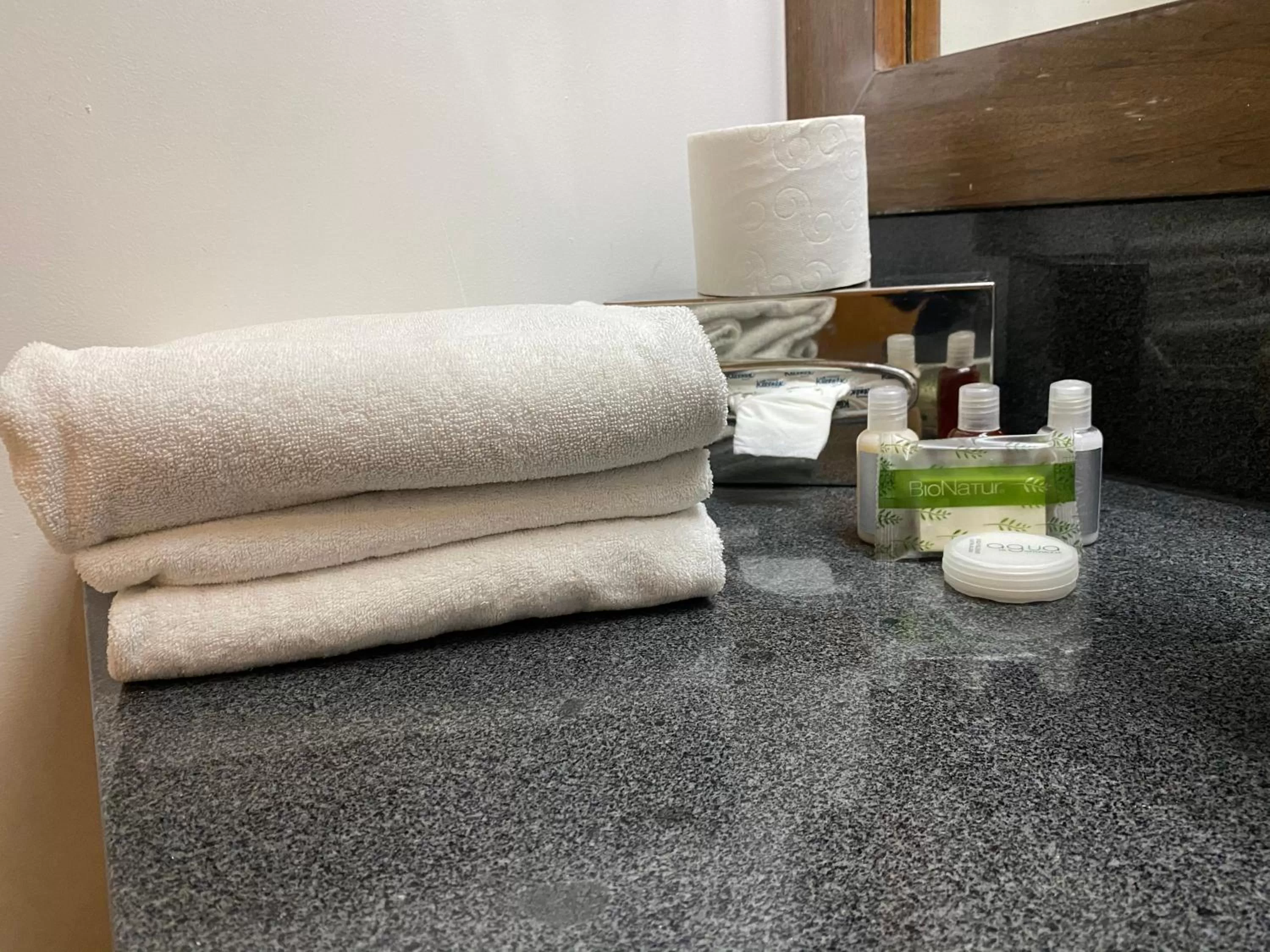 Bathroom in Suites Del Ángel