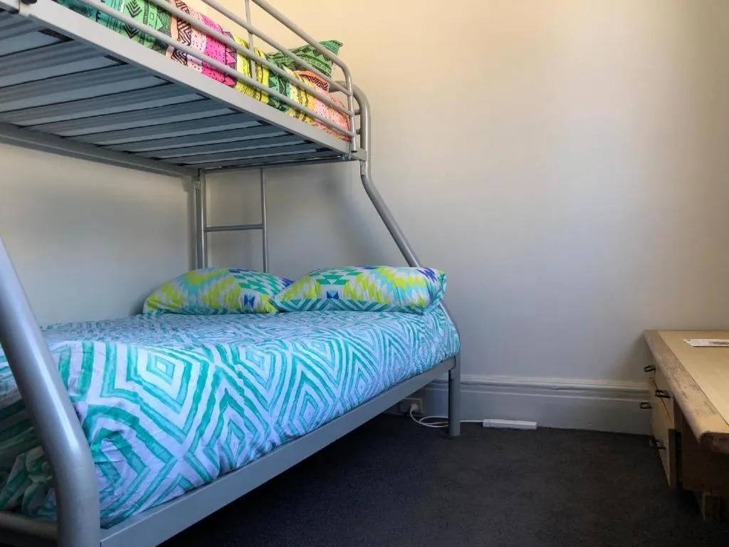 Bed in Britannia on William