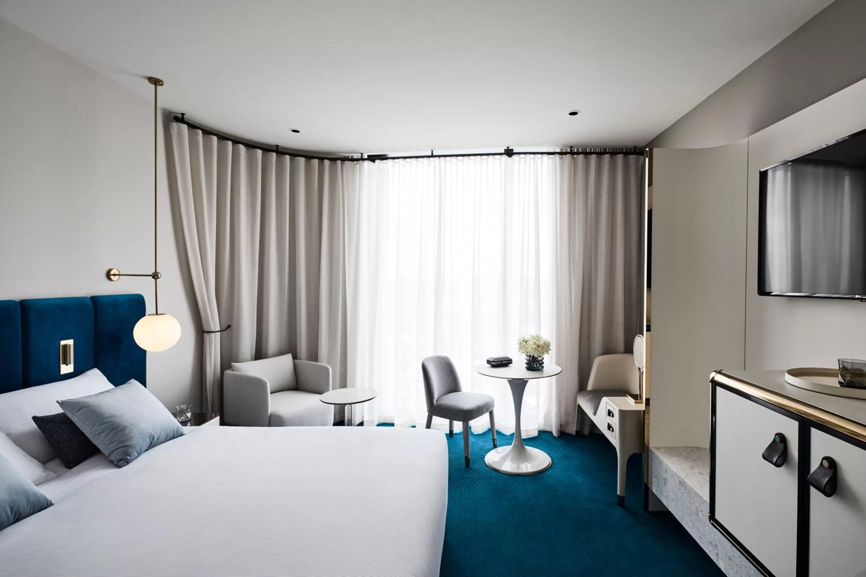 Bed in Hotel Chadstone Melbourne MGallery Collection