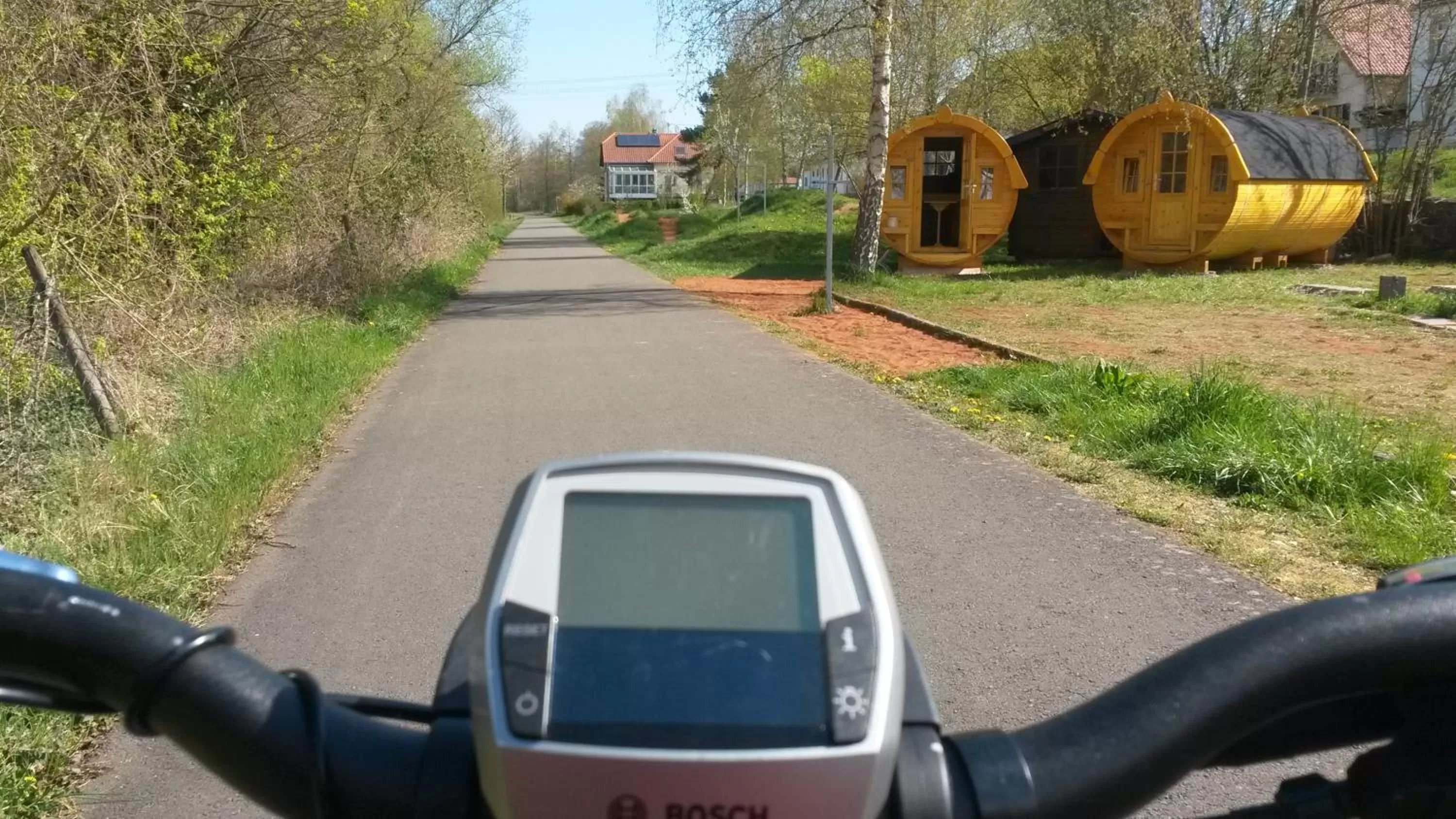 Sleeping Barrel with Shared Bathroom in Hotel Bliesbrück