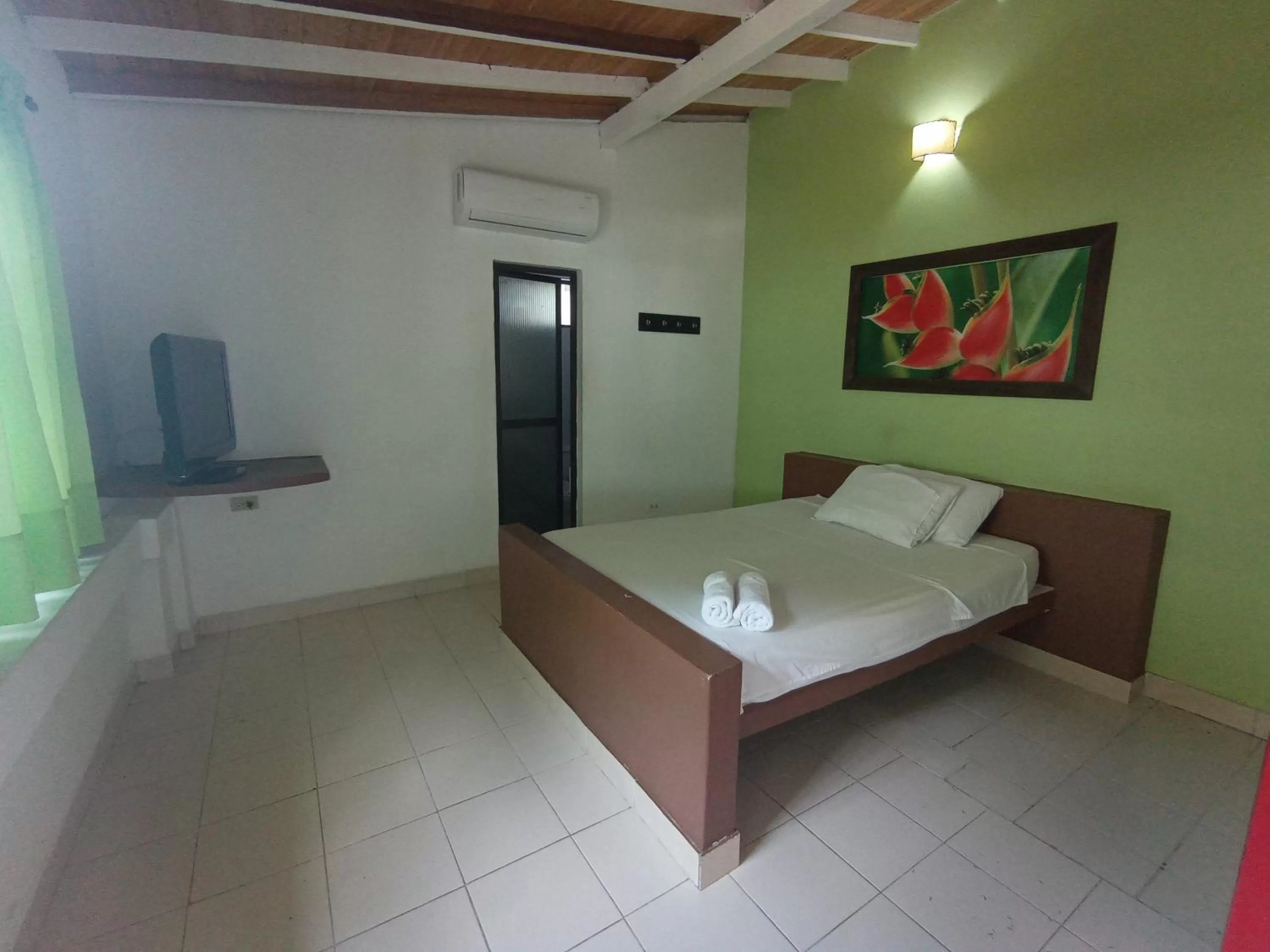 Photo of the whole room, Bed in Rio Escondido