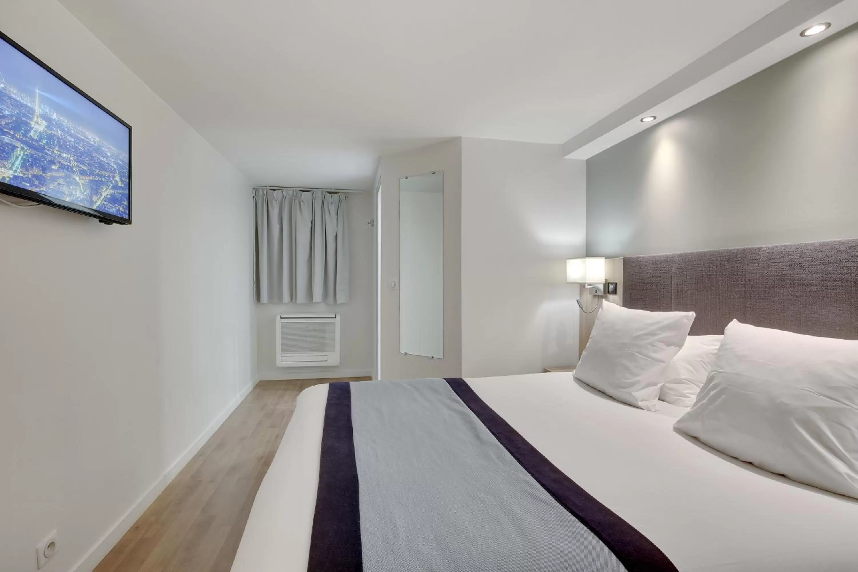 Bed in Hôtel l'Amandier