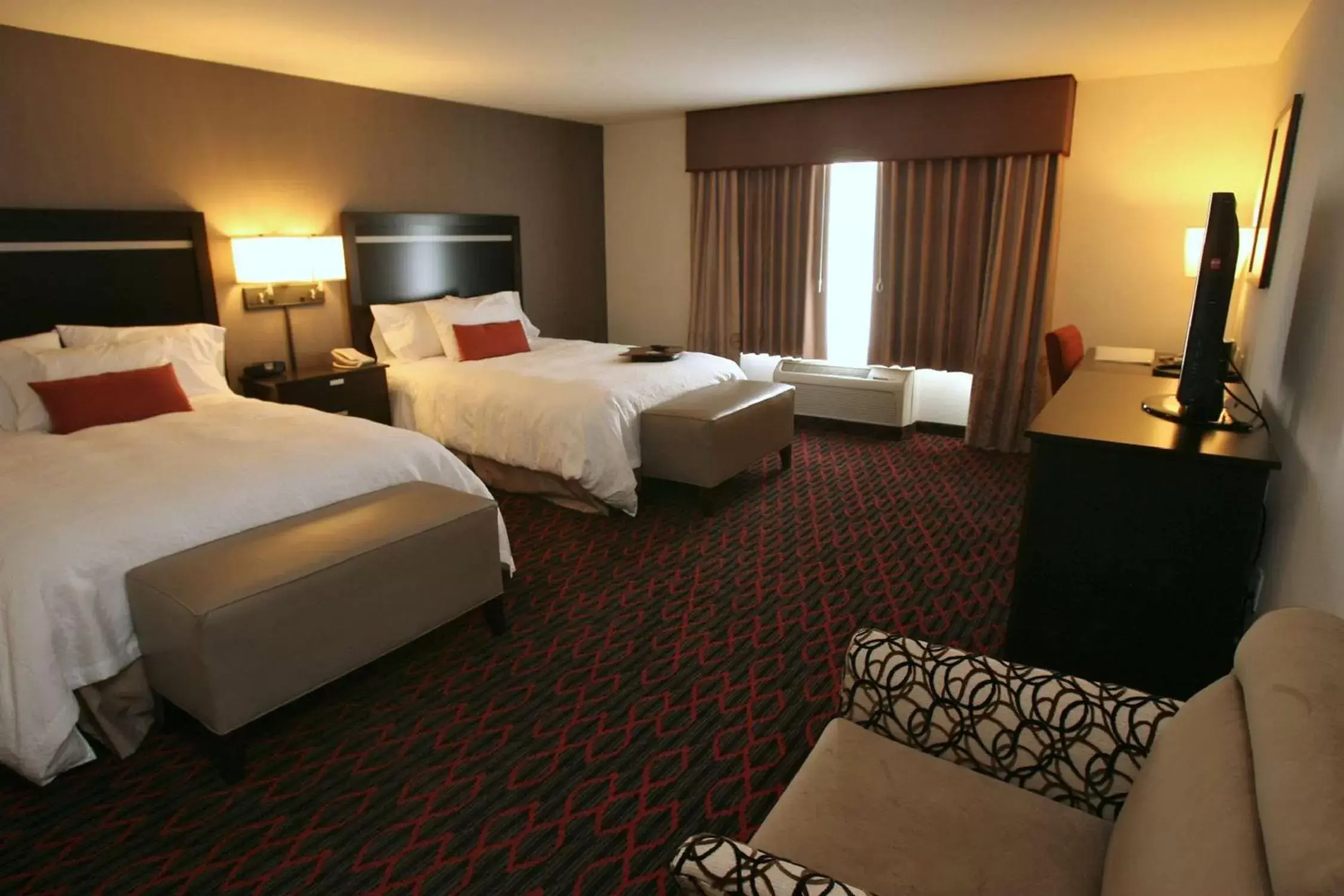 Bed in Hampton Inn & Suites Red Deer