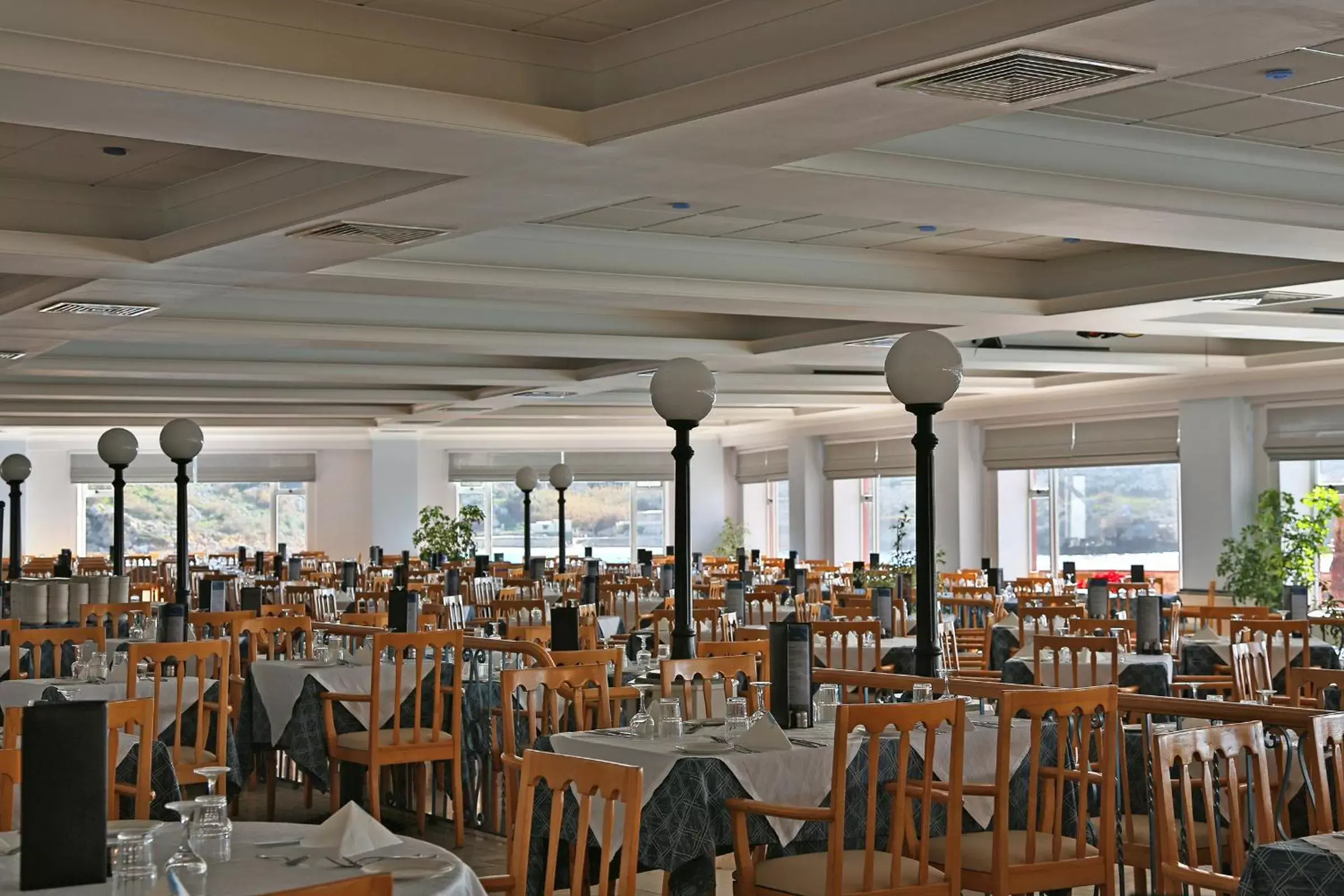 Restaurant/Places to Eat in Paradise Bay Resort