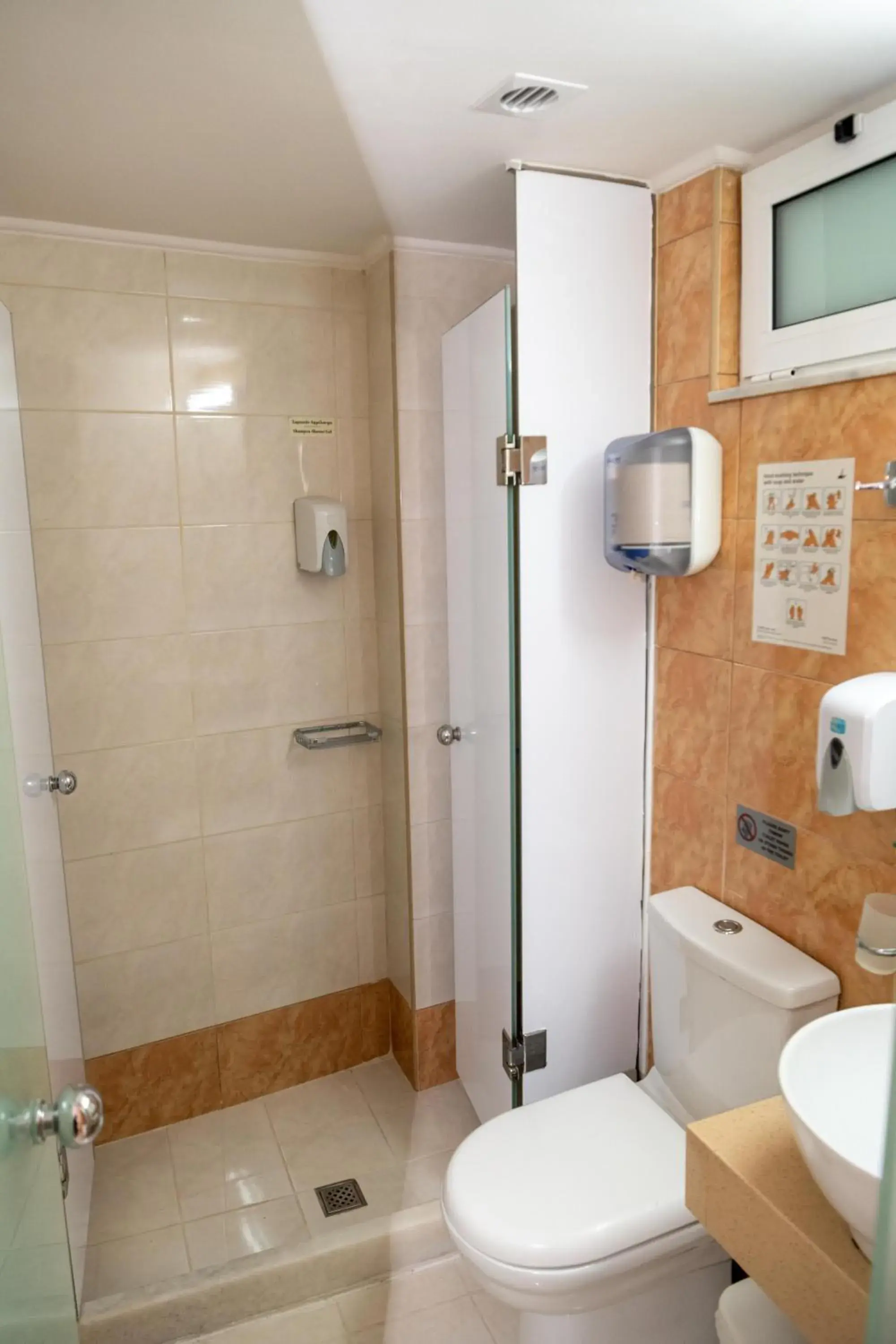 Shower, Bathroom in Kronos Hotel