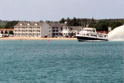 Property building in Ramada by Wyndham Mackinaw City Waterfront Property building in Ramada by Wyndham Mackinaw City Waterfront