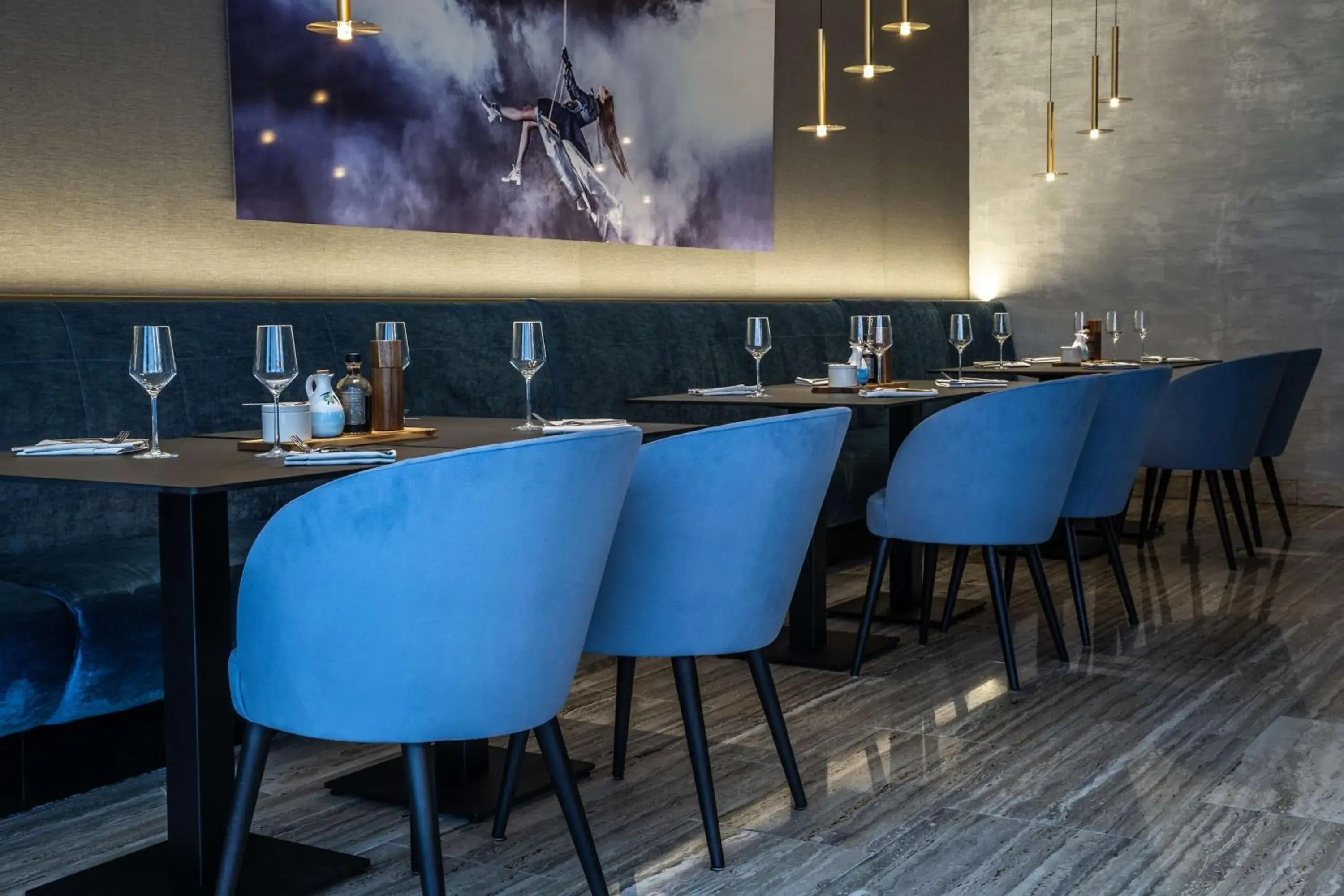 Restaurant/places to eat in Radisson Blu Hotel Köln Restaurant/places to eat in Radisson Blu Hotel Köln