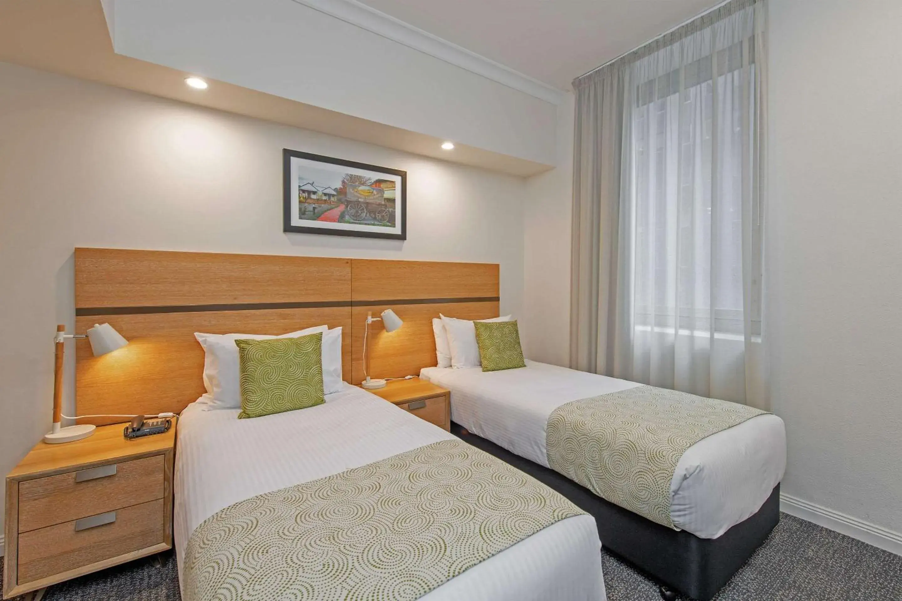 Photo of the whole room, Bed in Quality Apartments Adelaide Central