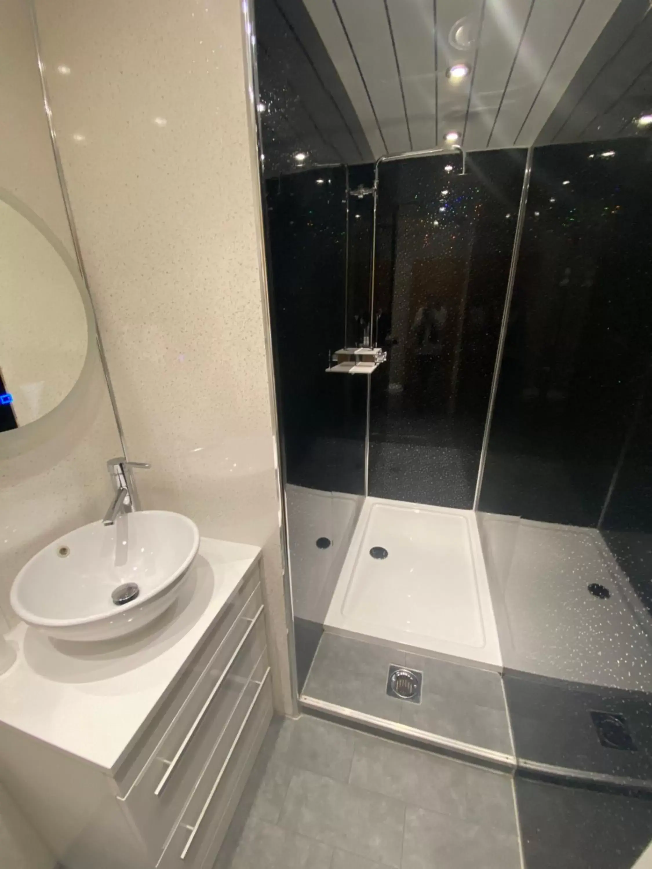 Bathroom in Ville Hotel