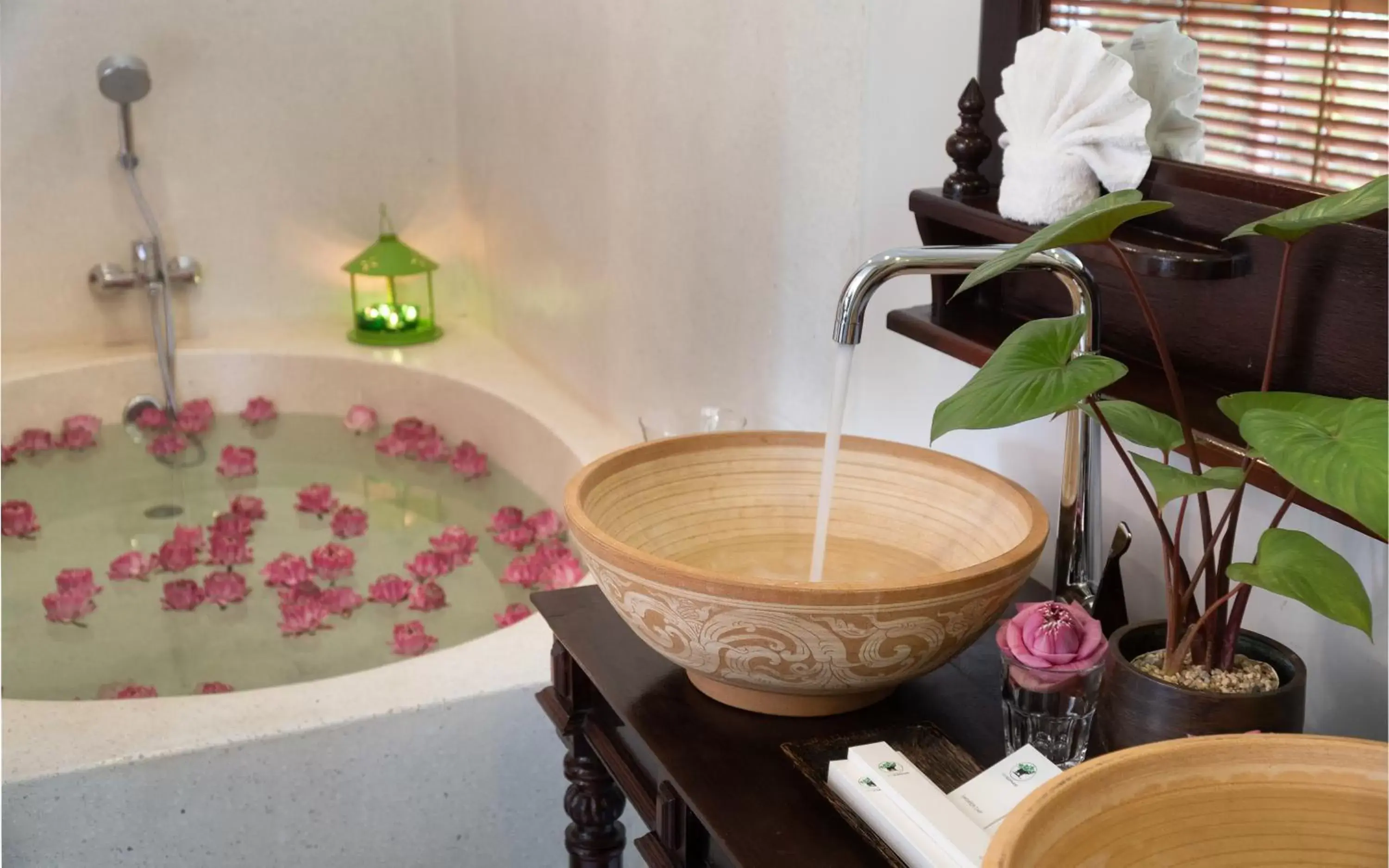 Bath, Bathroom in Mane Boutique Hotel & Spa