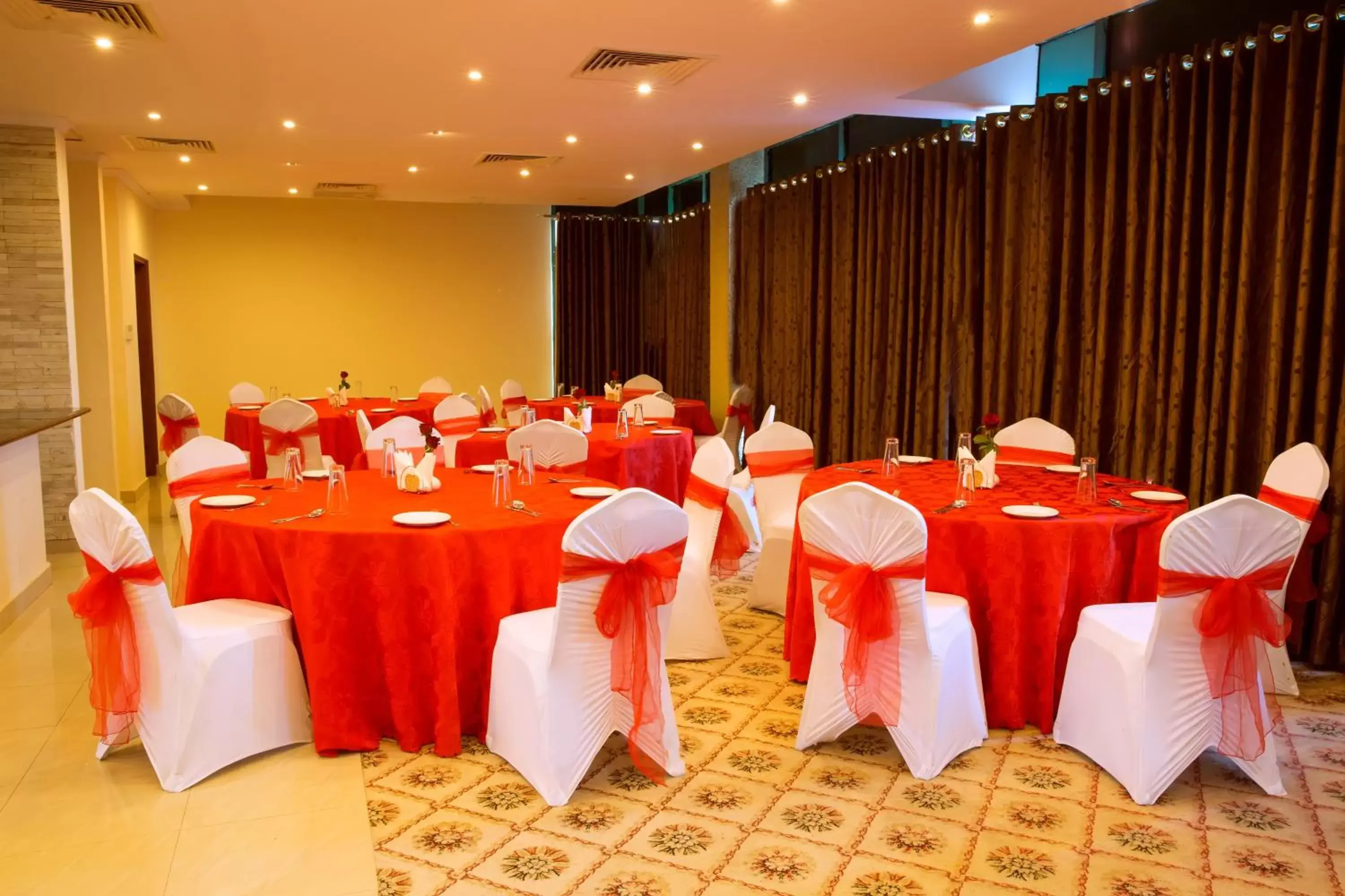 Restaurant/places to eat, Banquet Facilities in Seashells Millennium Hotel