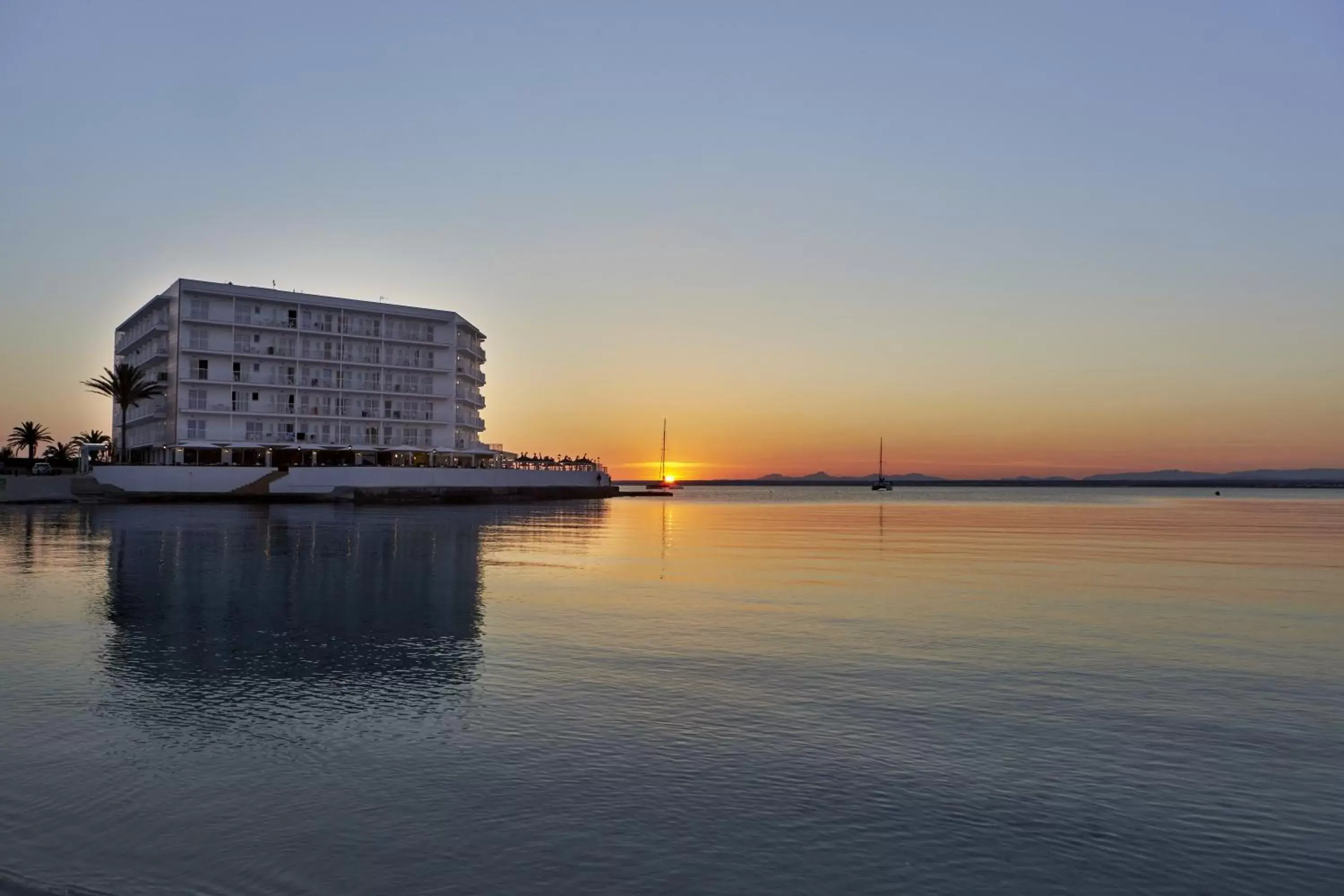 Sunset in Universal Hotel Marqués