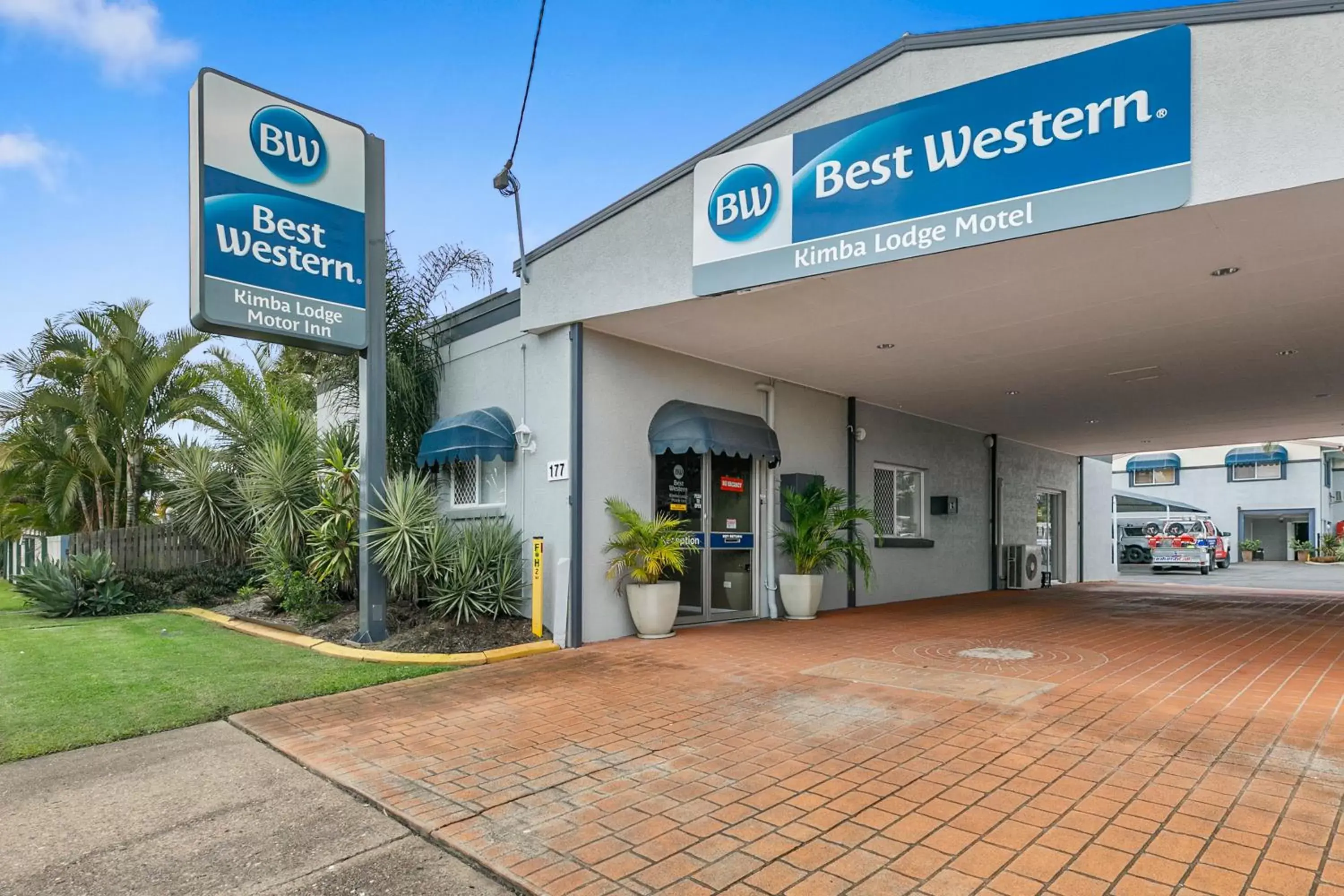 Facade/entrance in Best Western Kimba Lodge