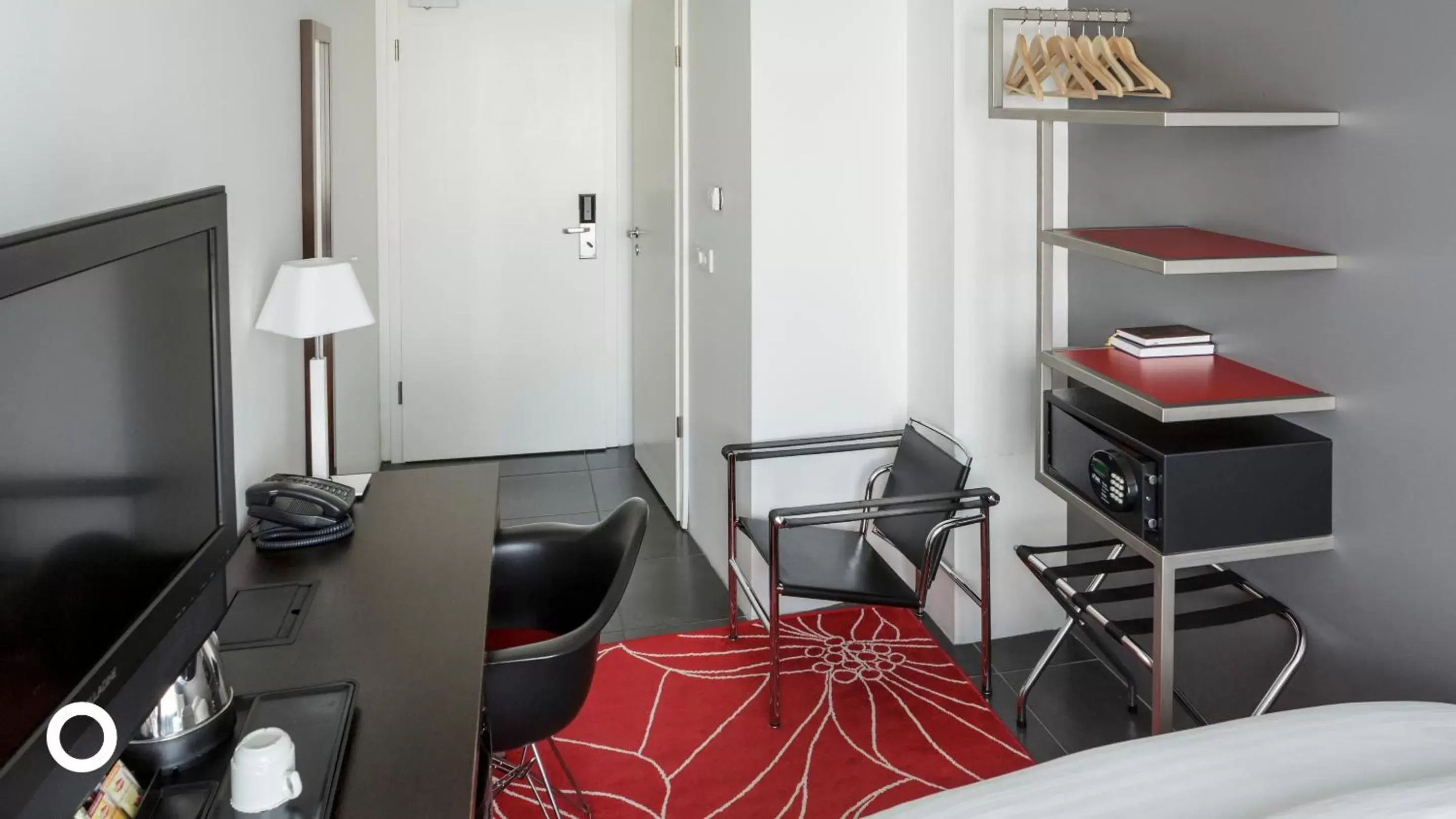 Bedroom, Bed in Center Hotels Arnarhvoll Bedroom, Bed in Center Hotels Arnarhvoll