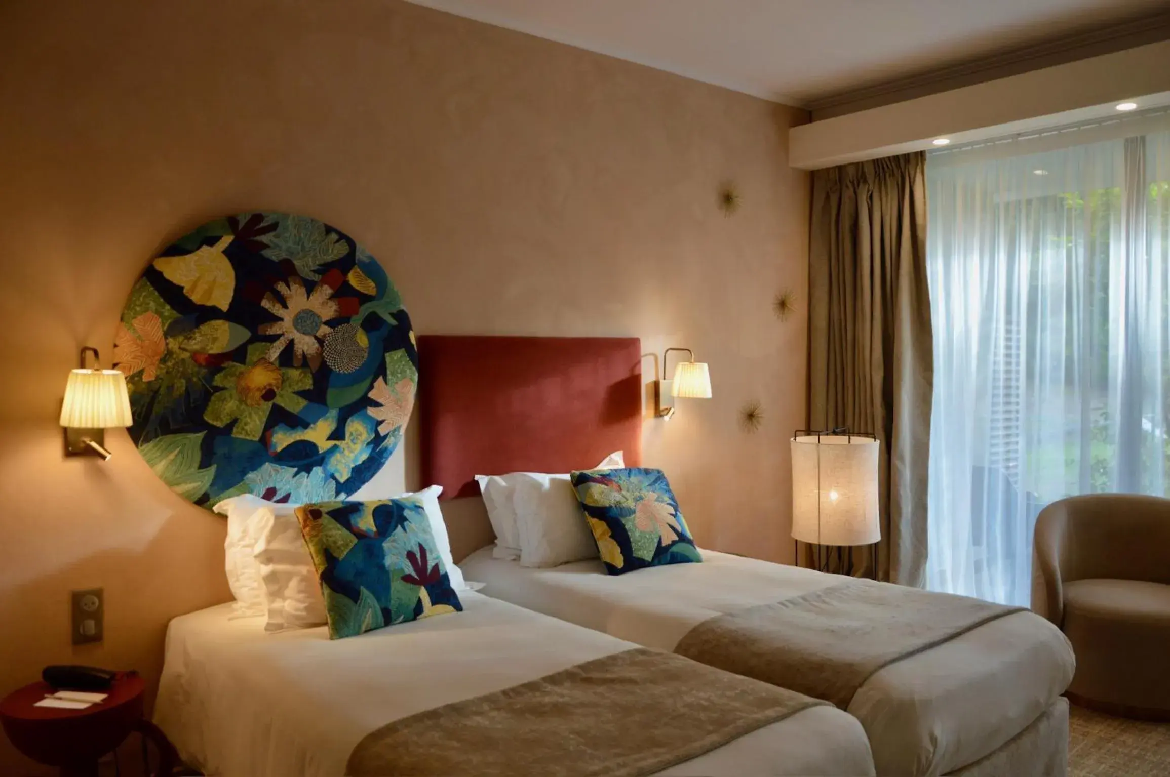 Property building, Bed in Best Western Sevan Parc Hotel