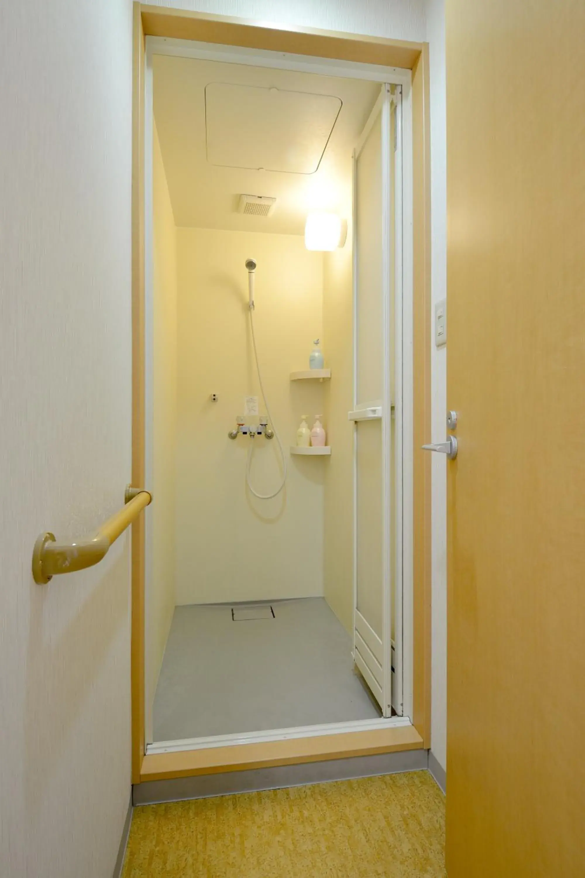 Shower, Bathroom in Juyoh Hotel