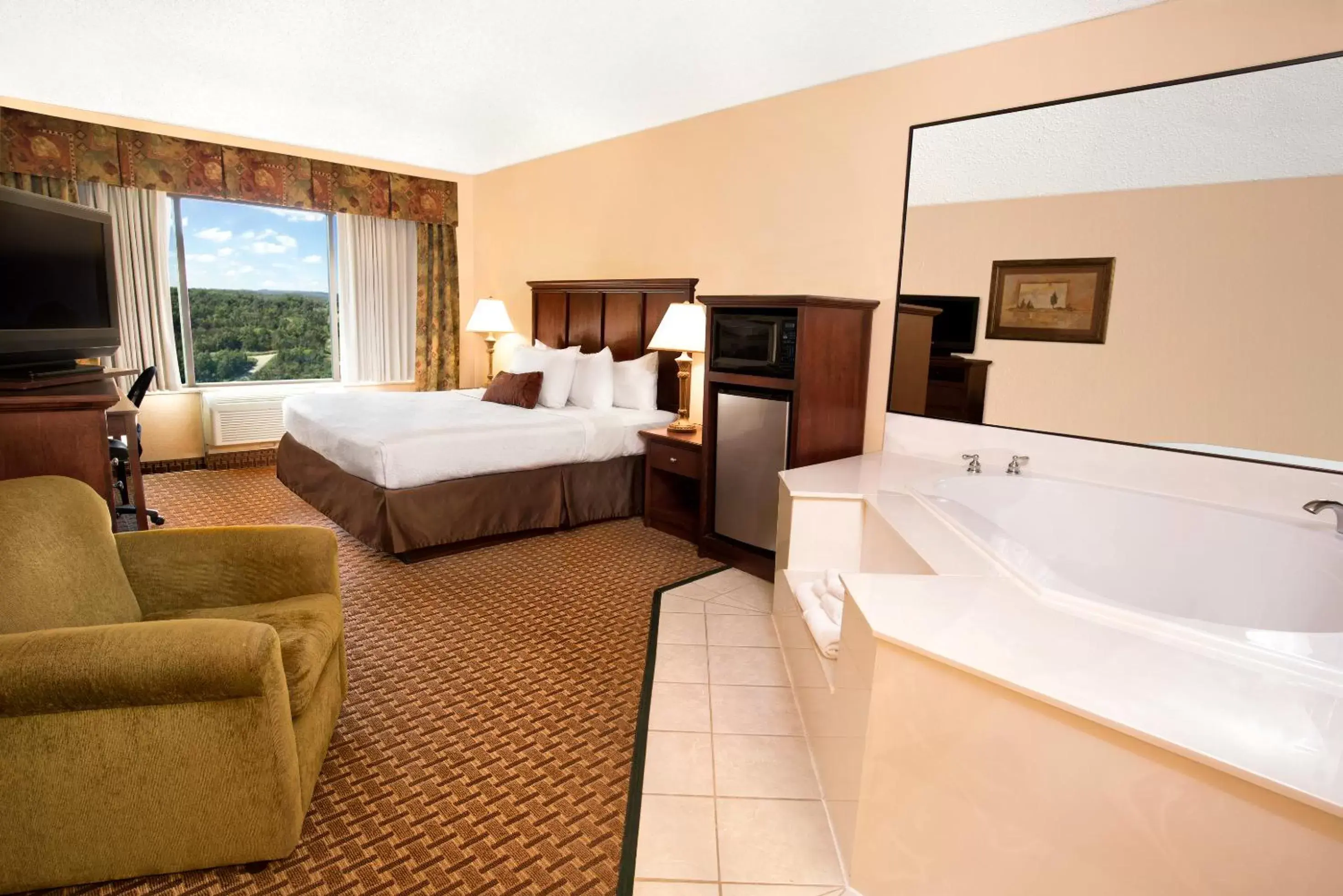 Bedroom in Grand Plaza Hotel Branson