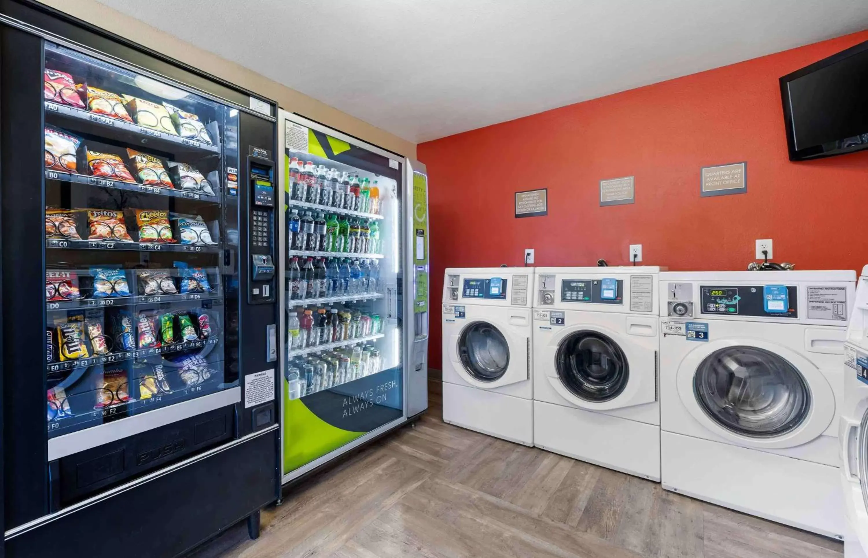 Property building in Extended Stay America Suites - San Diego - Fashion Valley Property building in Extended Stay America Suites - San Diego - Fashion Valley