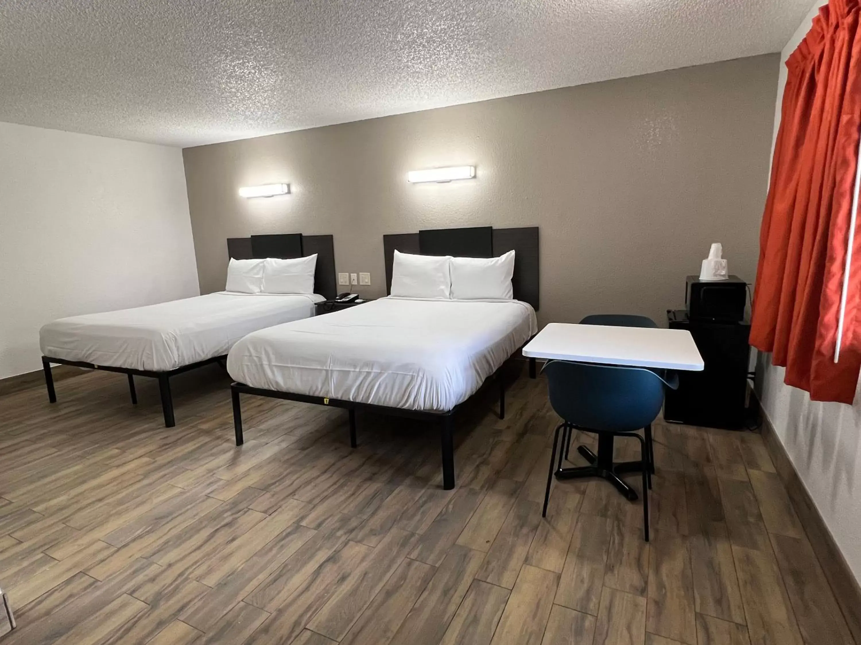 Photo of the whole room, Bed in Motel 6-Orange, CA - Anaheim